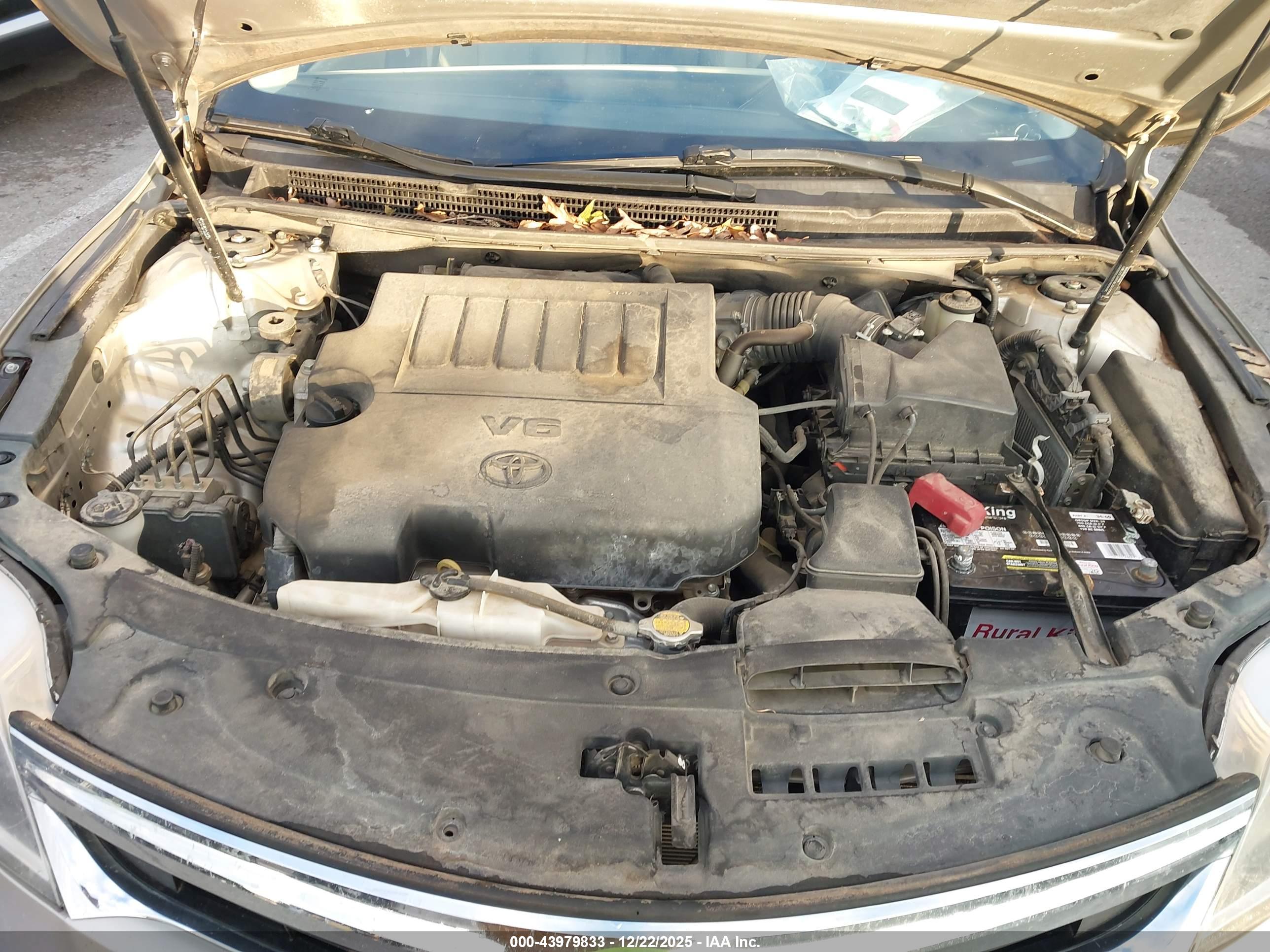 TOYOTA AVALON image 10