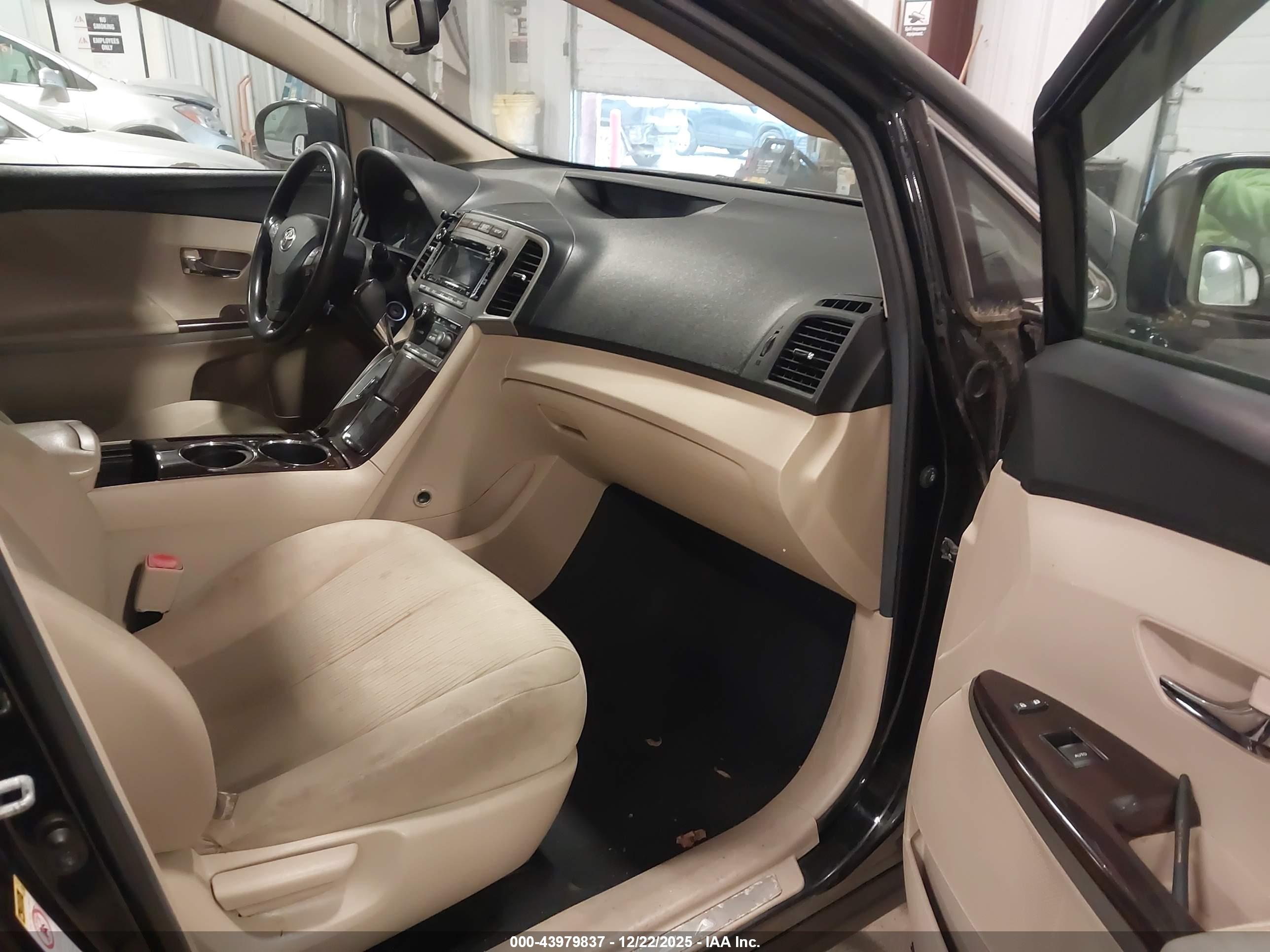 TOYOTA VENZA image 5