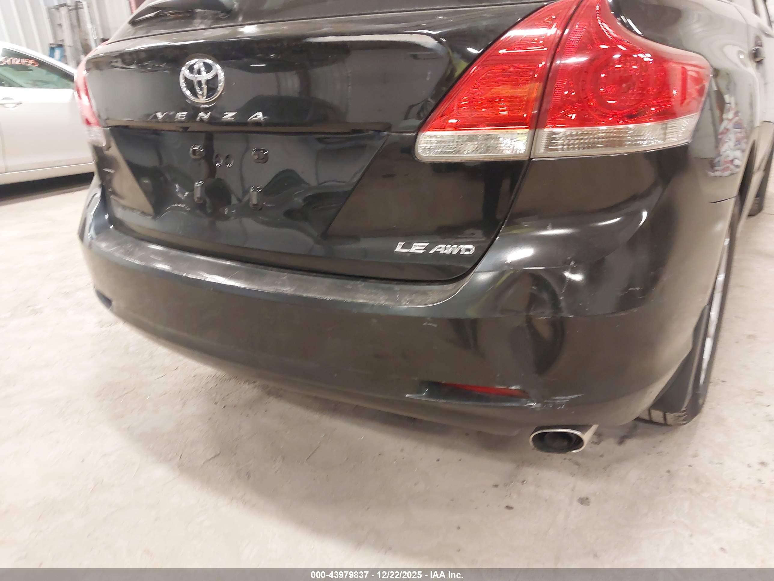 TOYOTA VENZA image 6