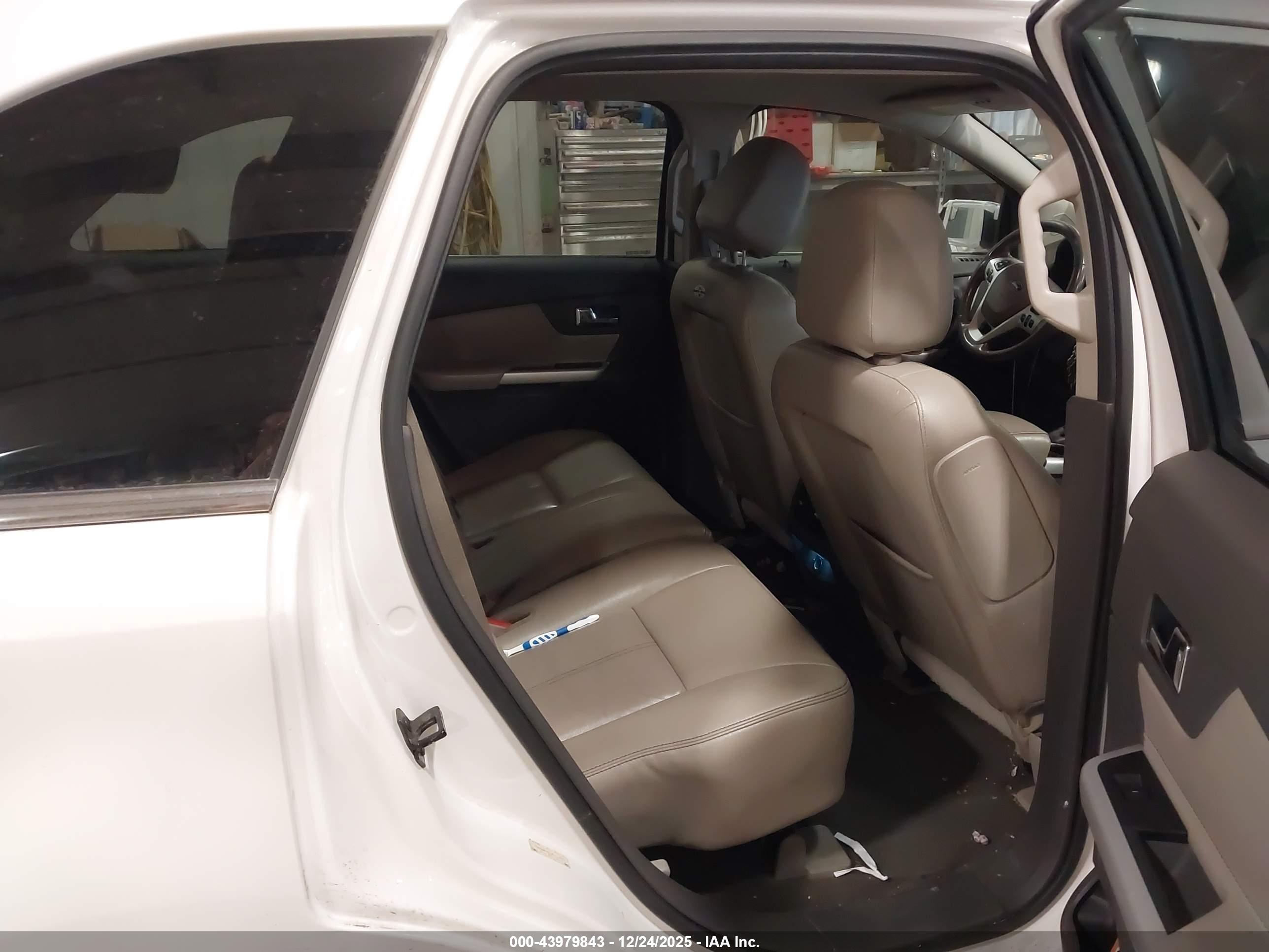 FORD EDGE image 8