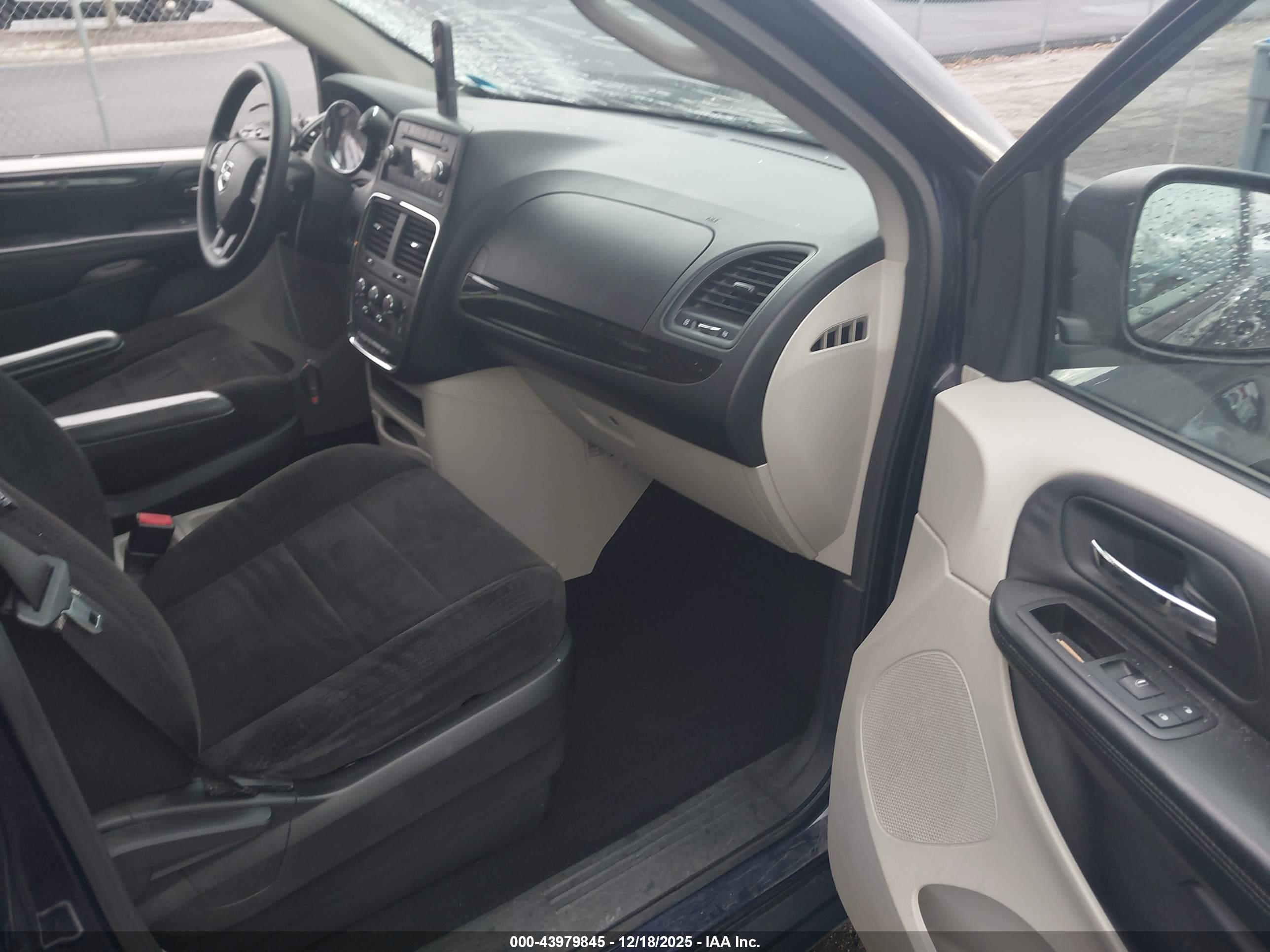 DODGE GRAND image 5