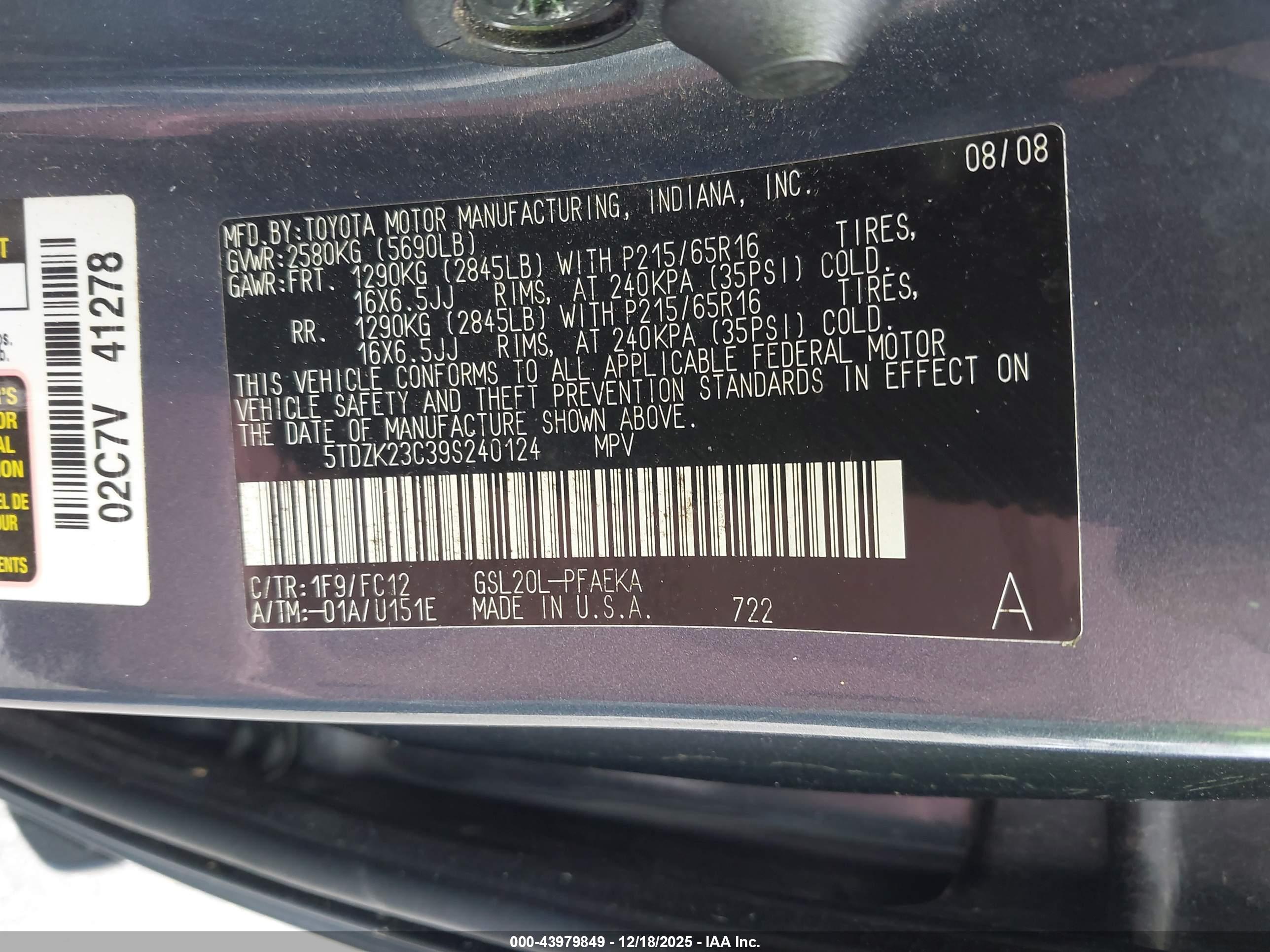 TOYOTA SIENNA image 9