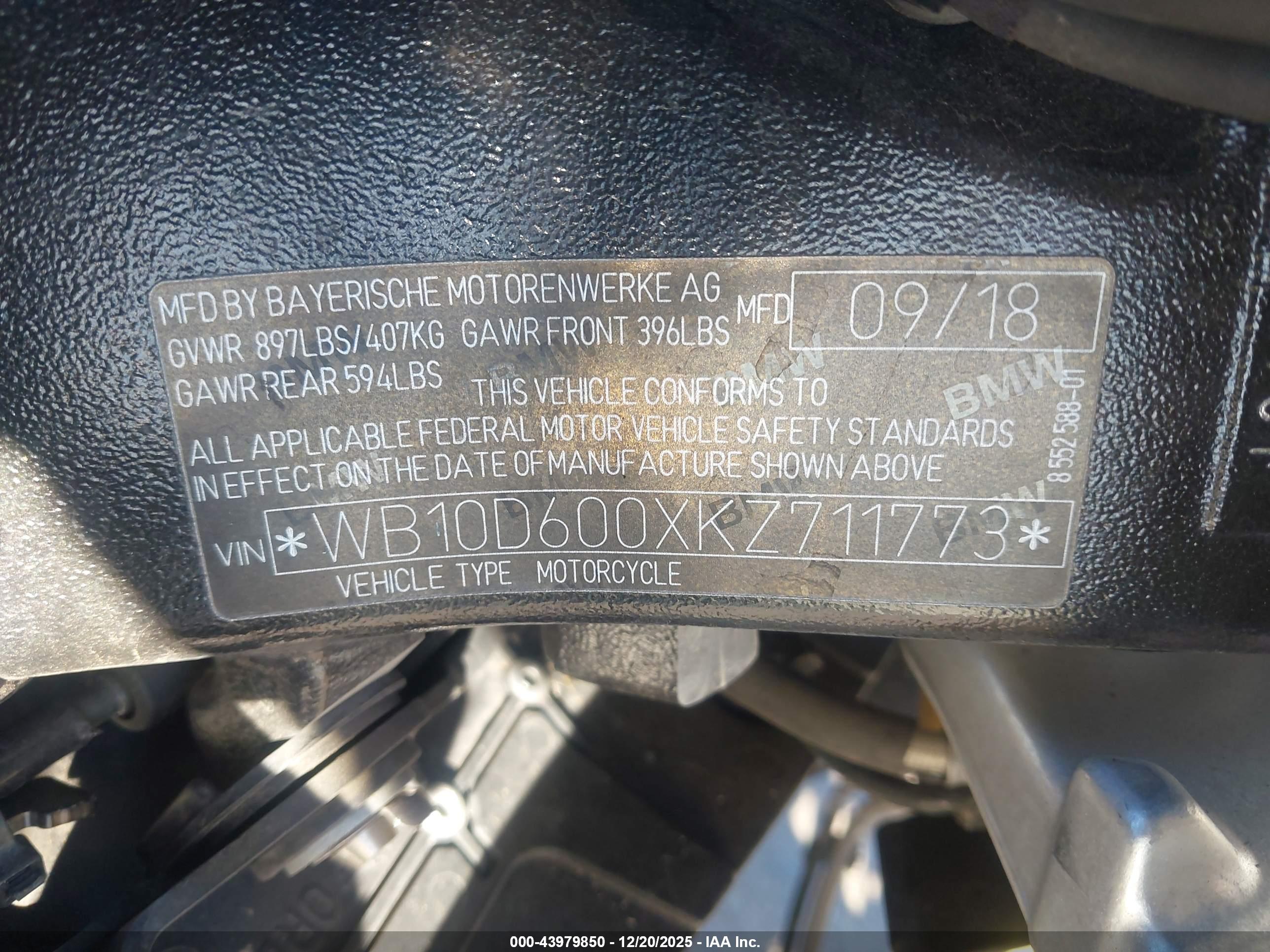 BMW S image 10