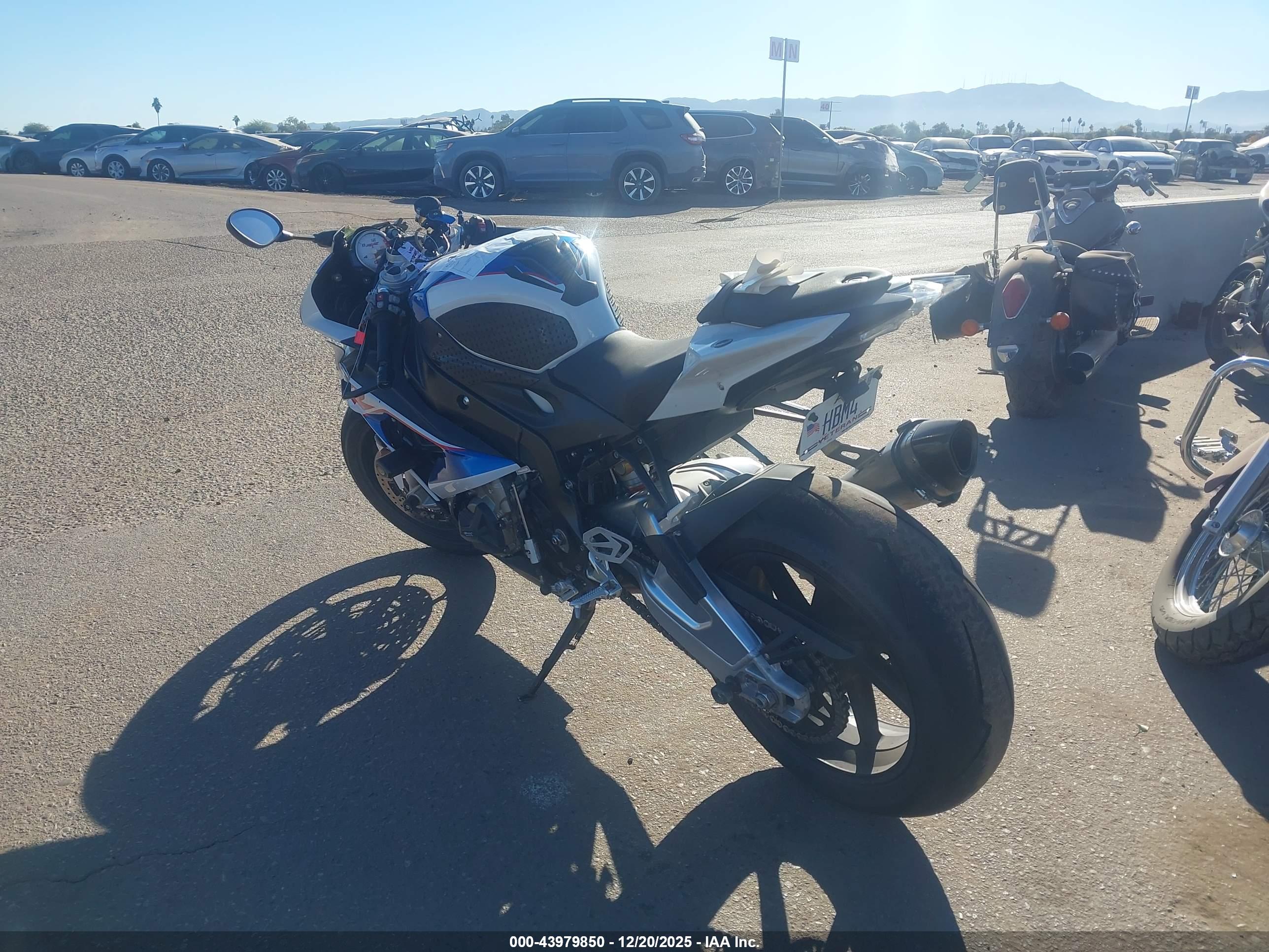 BMW S image 3
