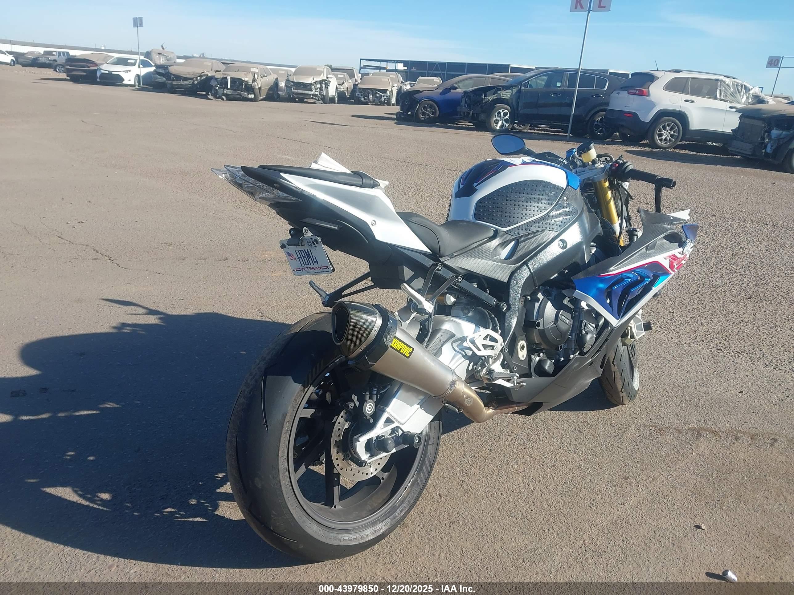 BMW S image 4