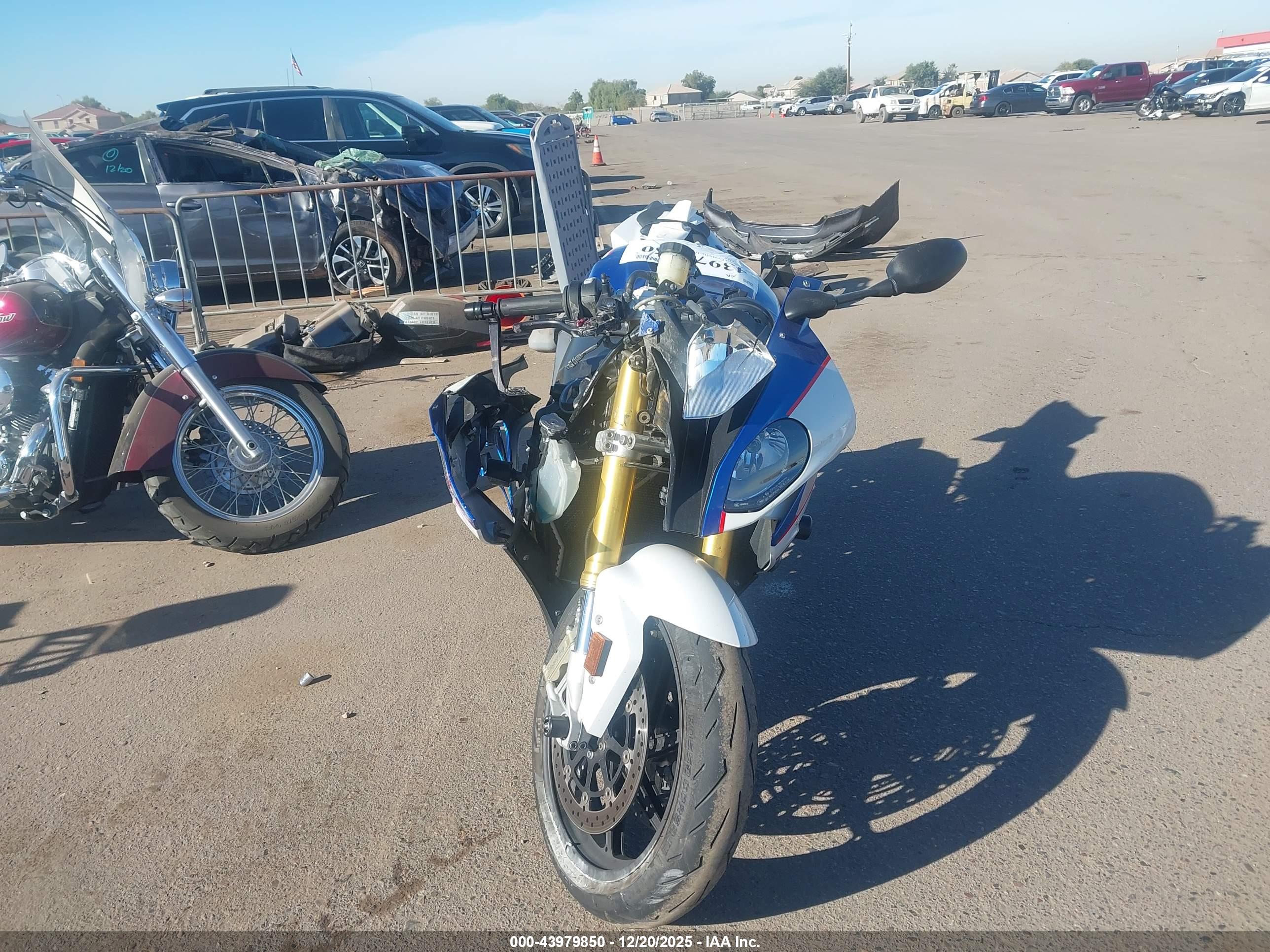 BMW S image 5