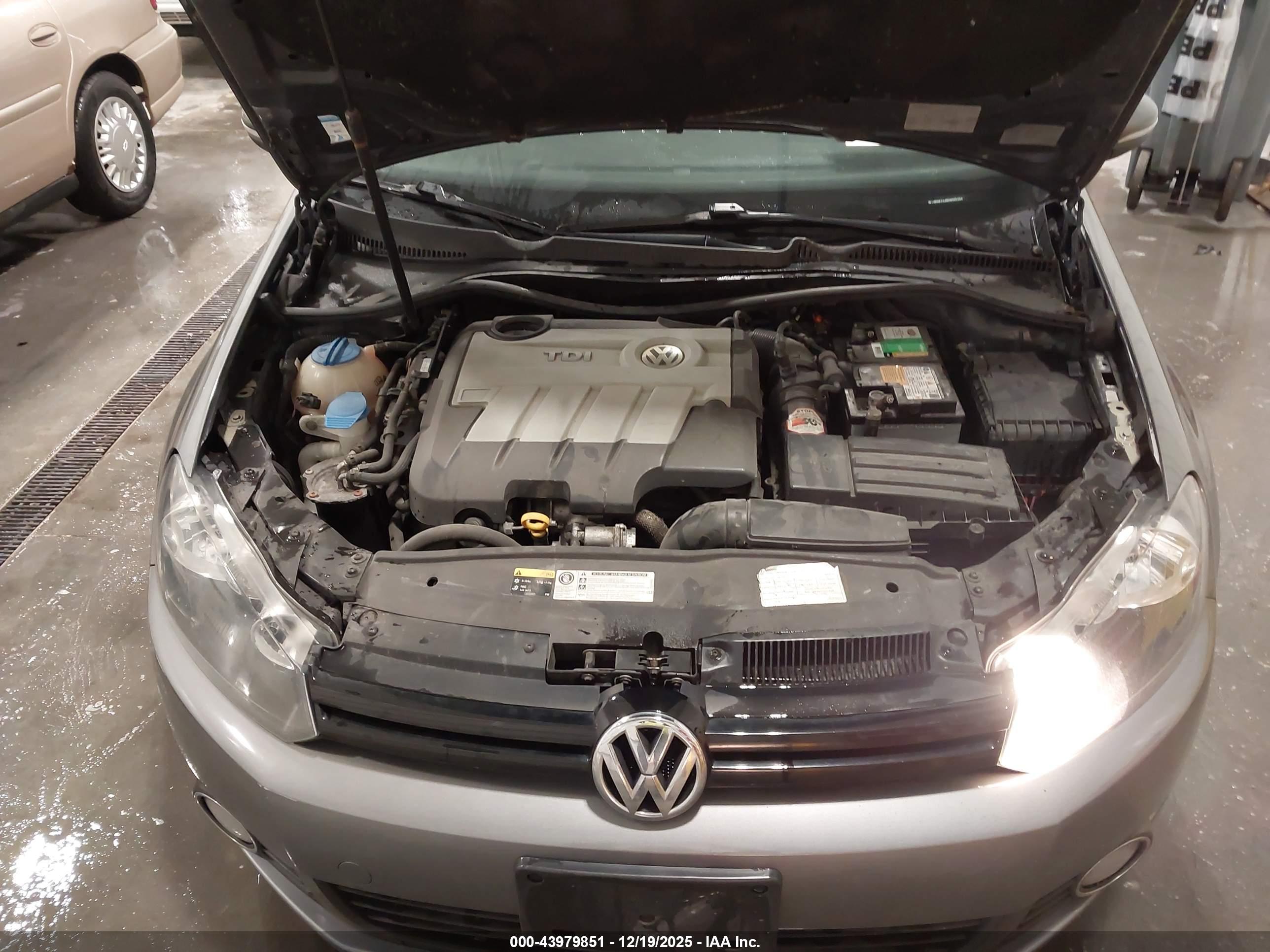 VOLKSWAGEN GOLF image 10