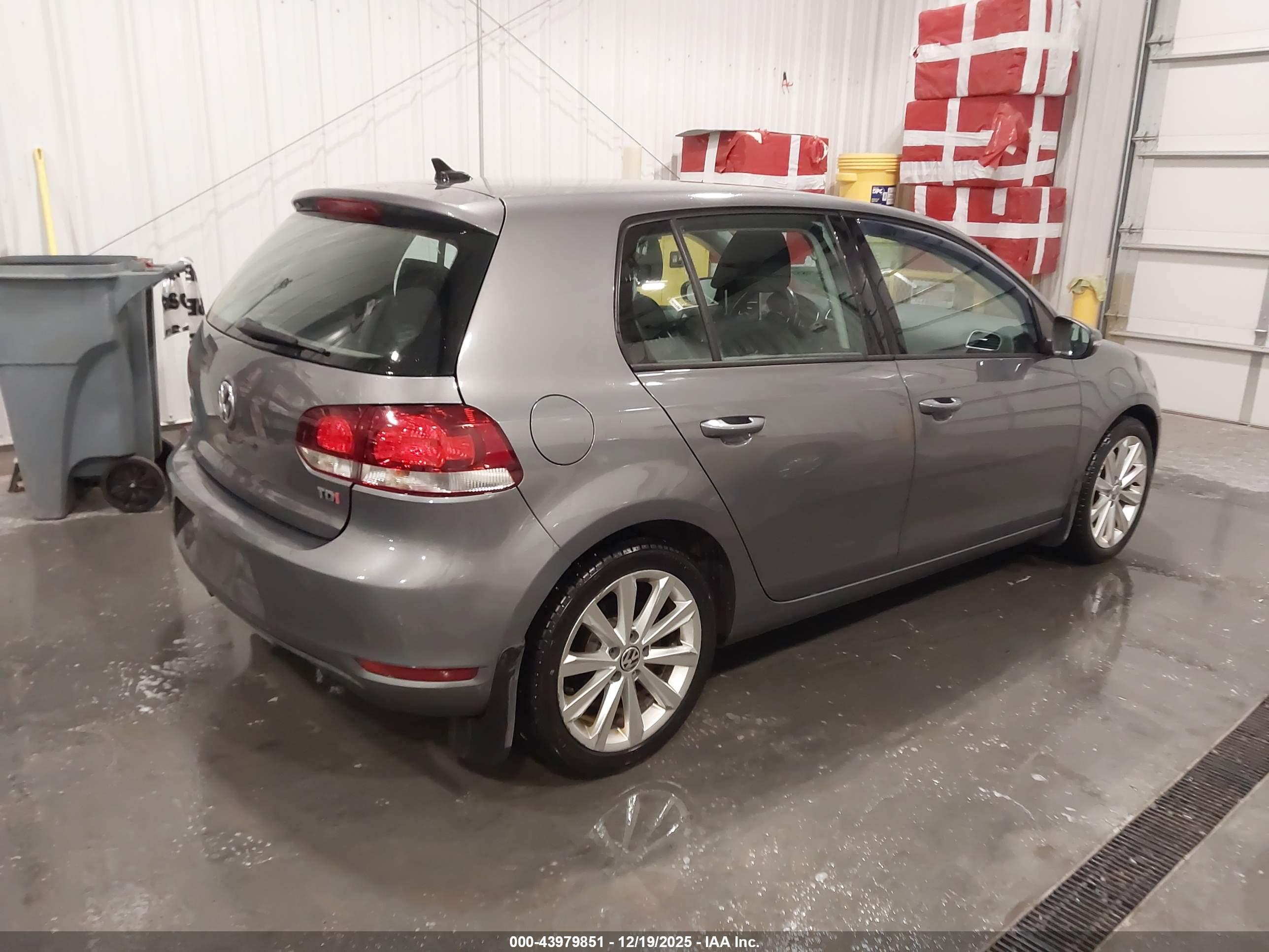 VOLKSWAGEN GOLF image 4