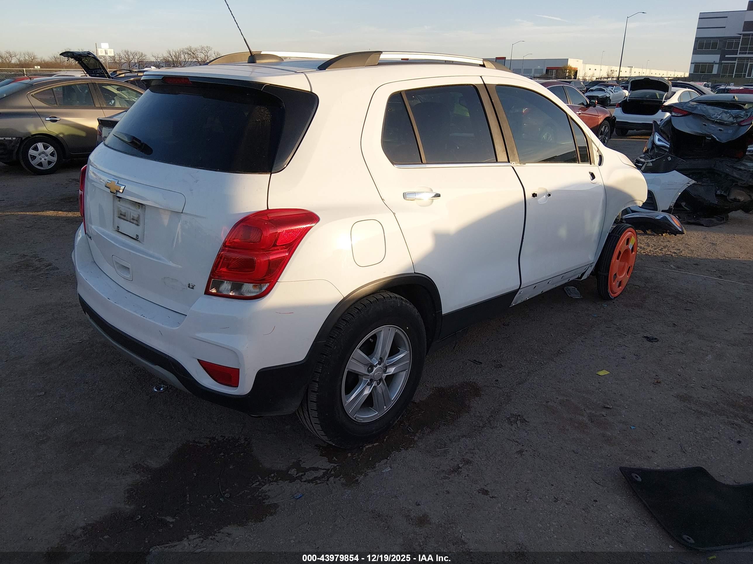CHEVROLET TRAX image 4