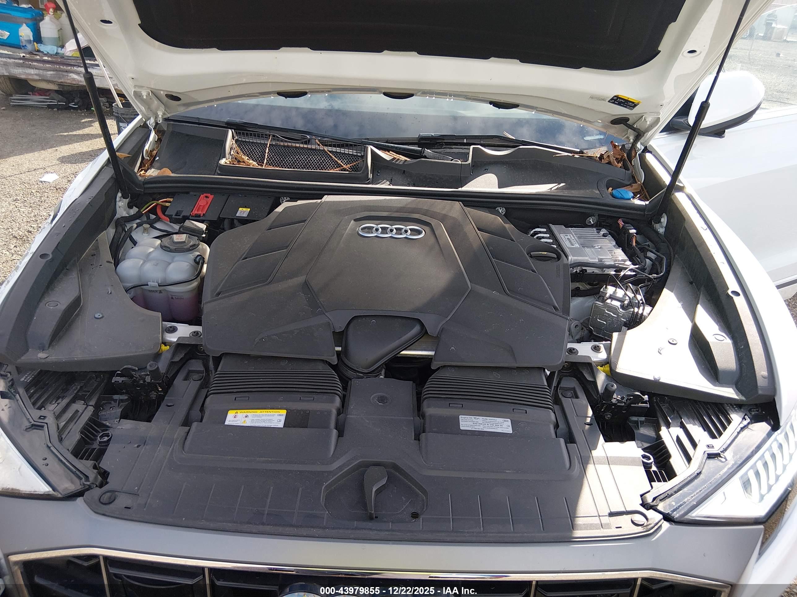 AUDI Q8 image 10