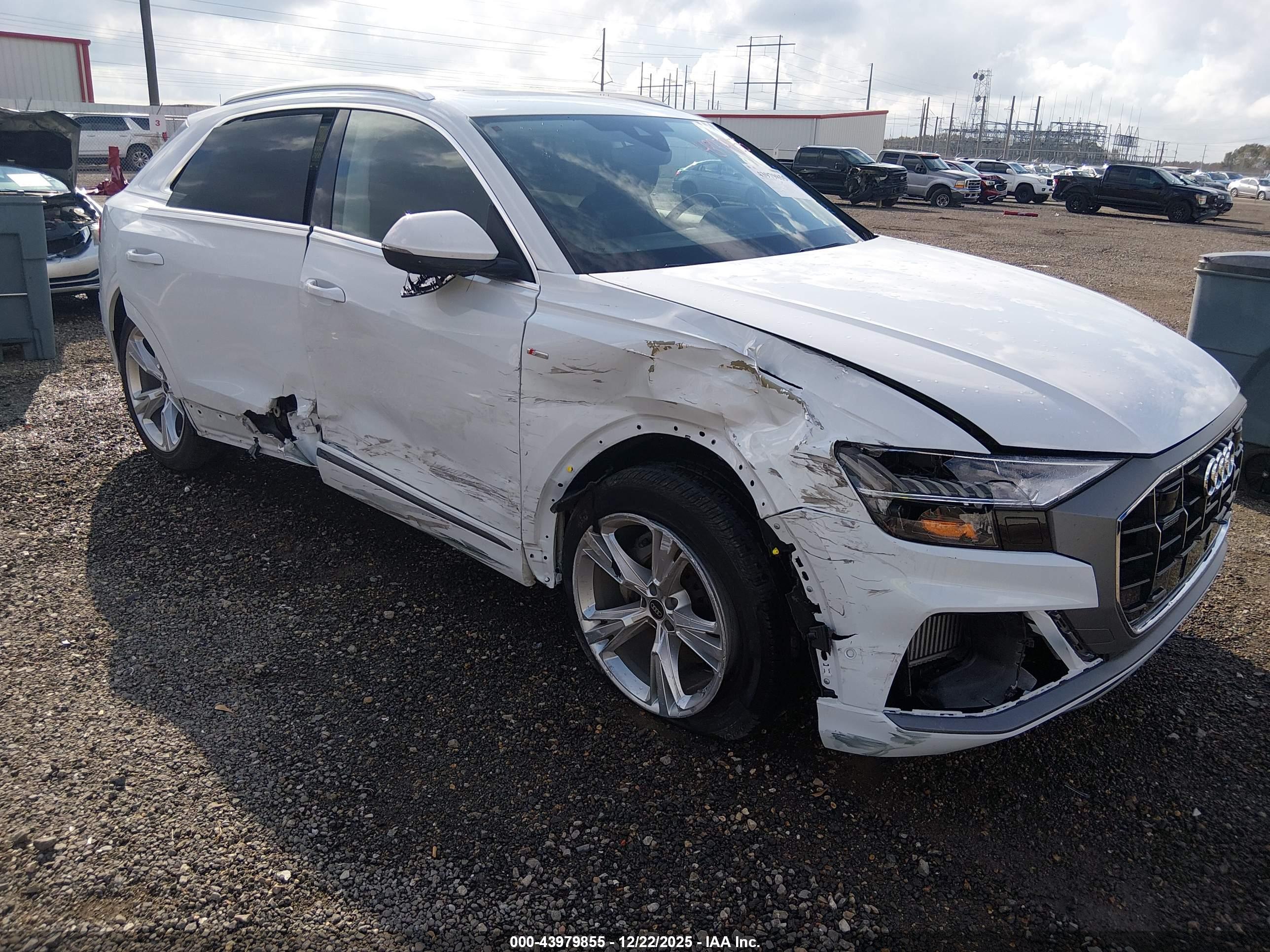 AUDI Q8 image 6