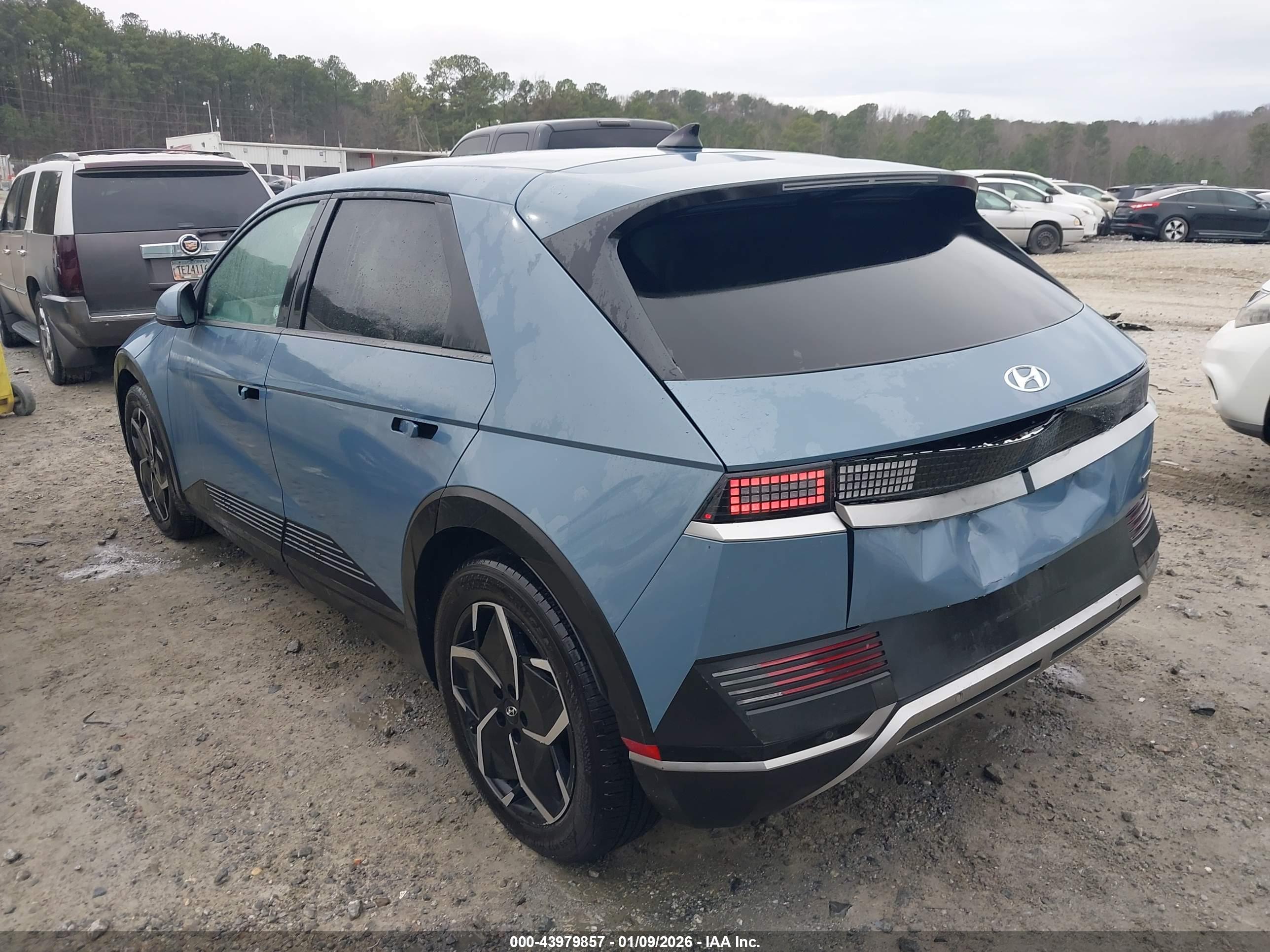 HYUNDAI IONIQ image 3