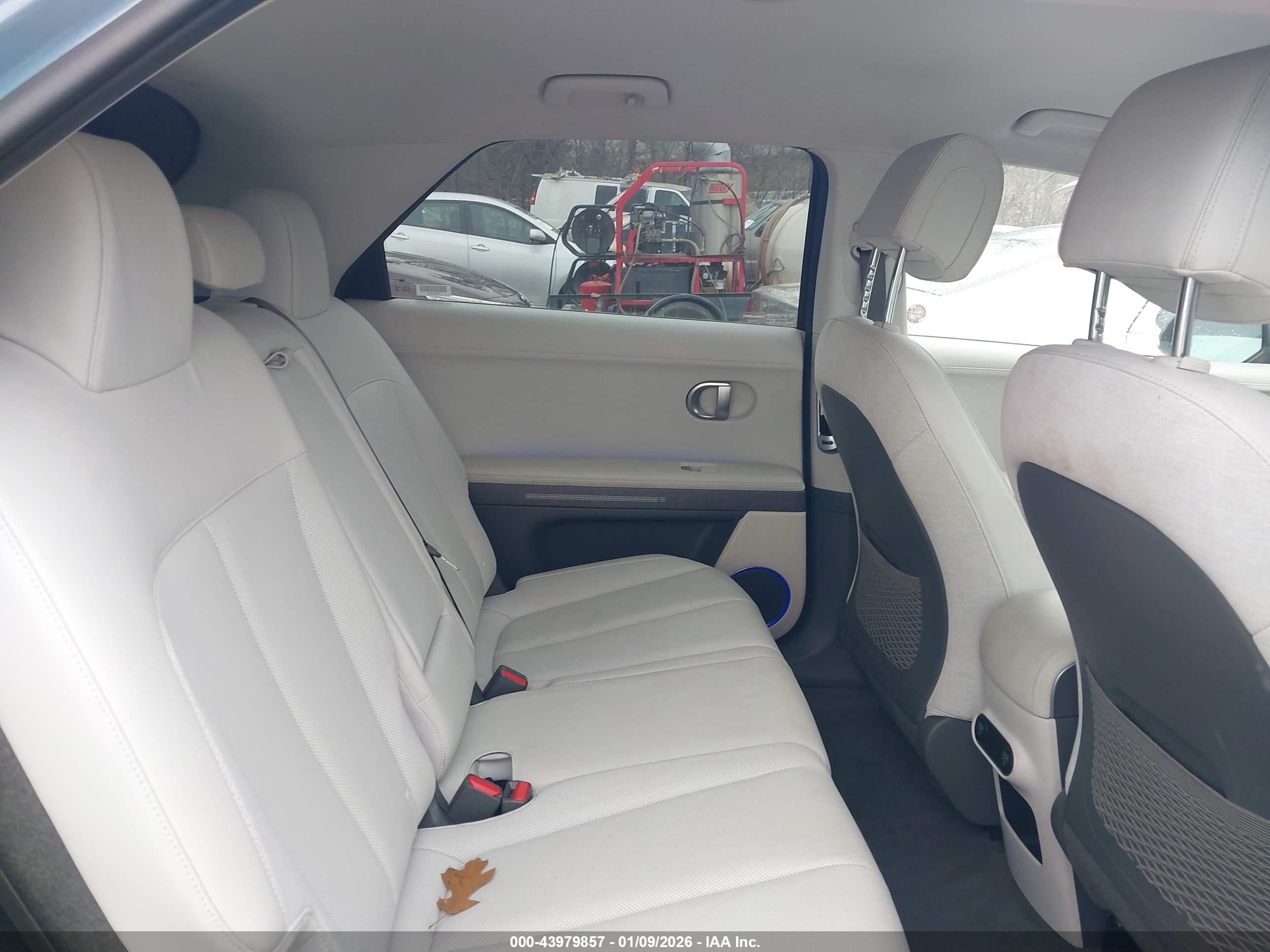 HYUNDAI IONIQ image 8