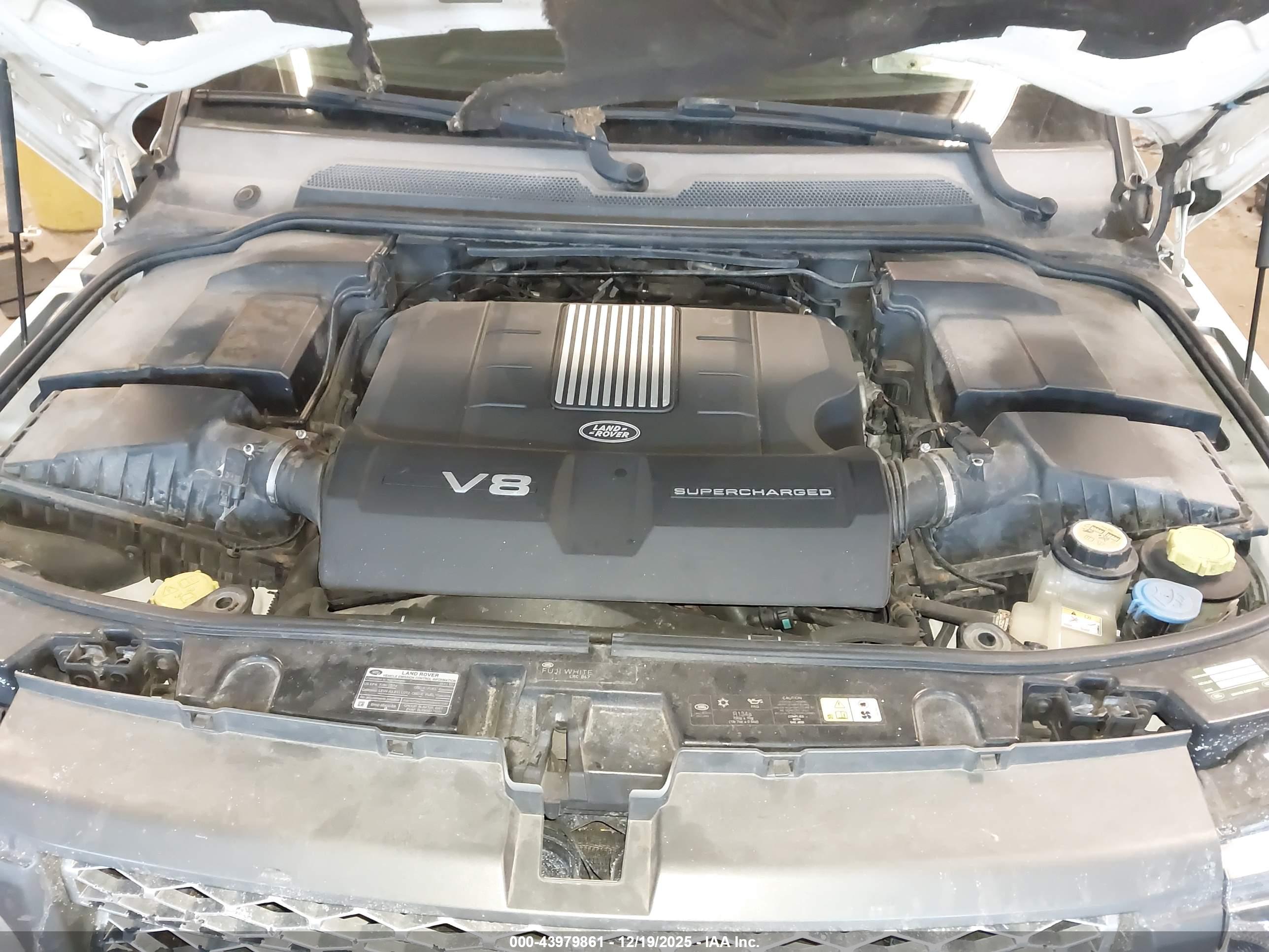 LAND ROVER image 10