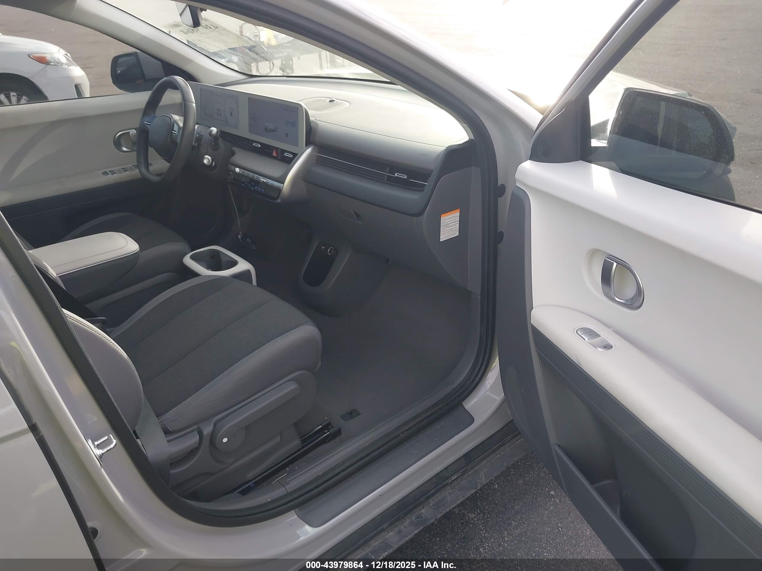HYUNDAI IONIQ image 5