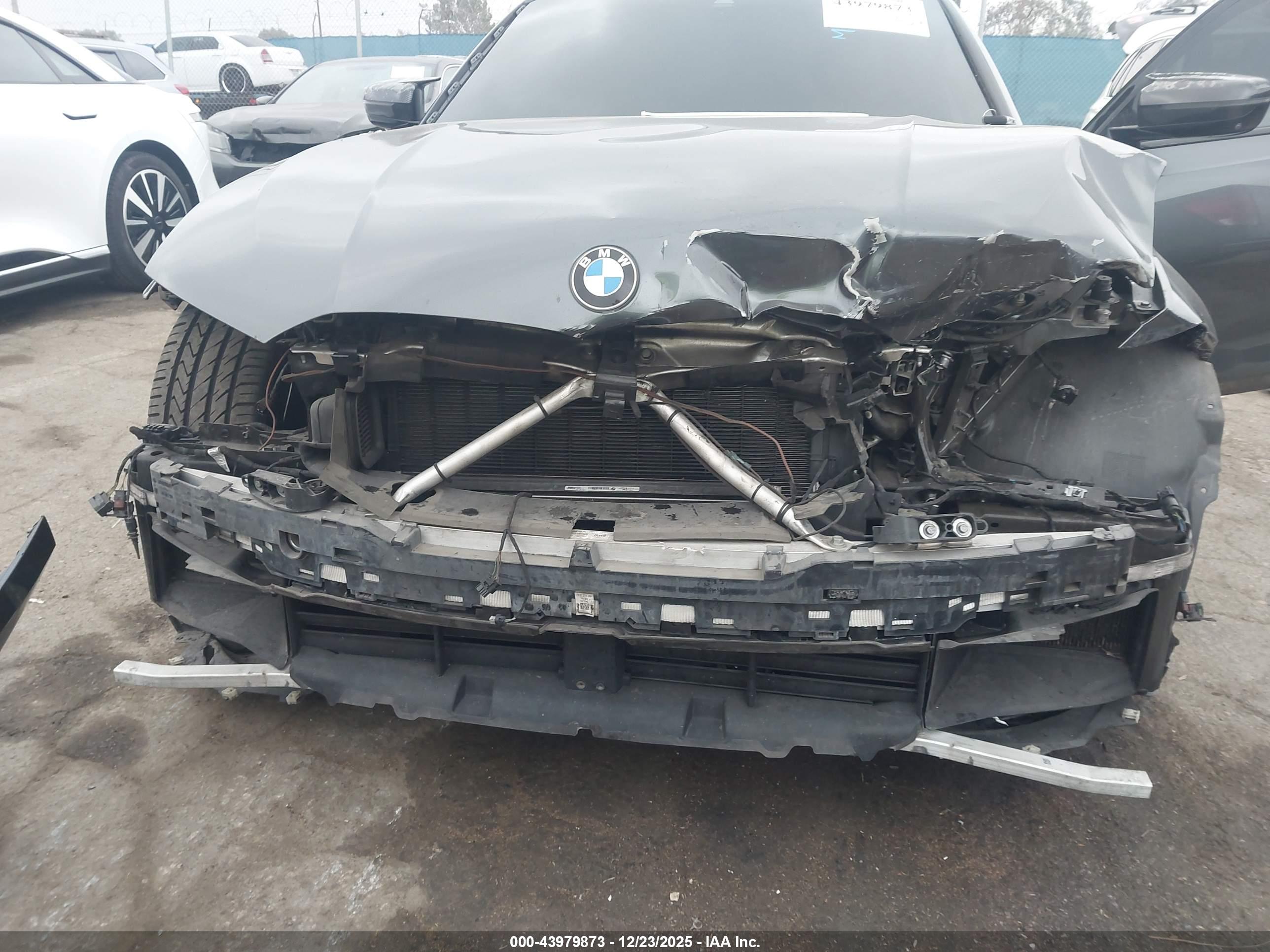 BMW 3 image 6