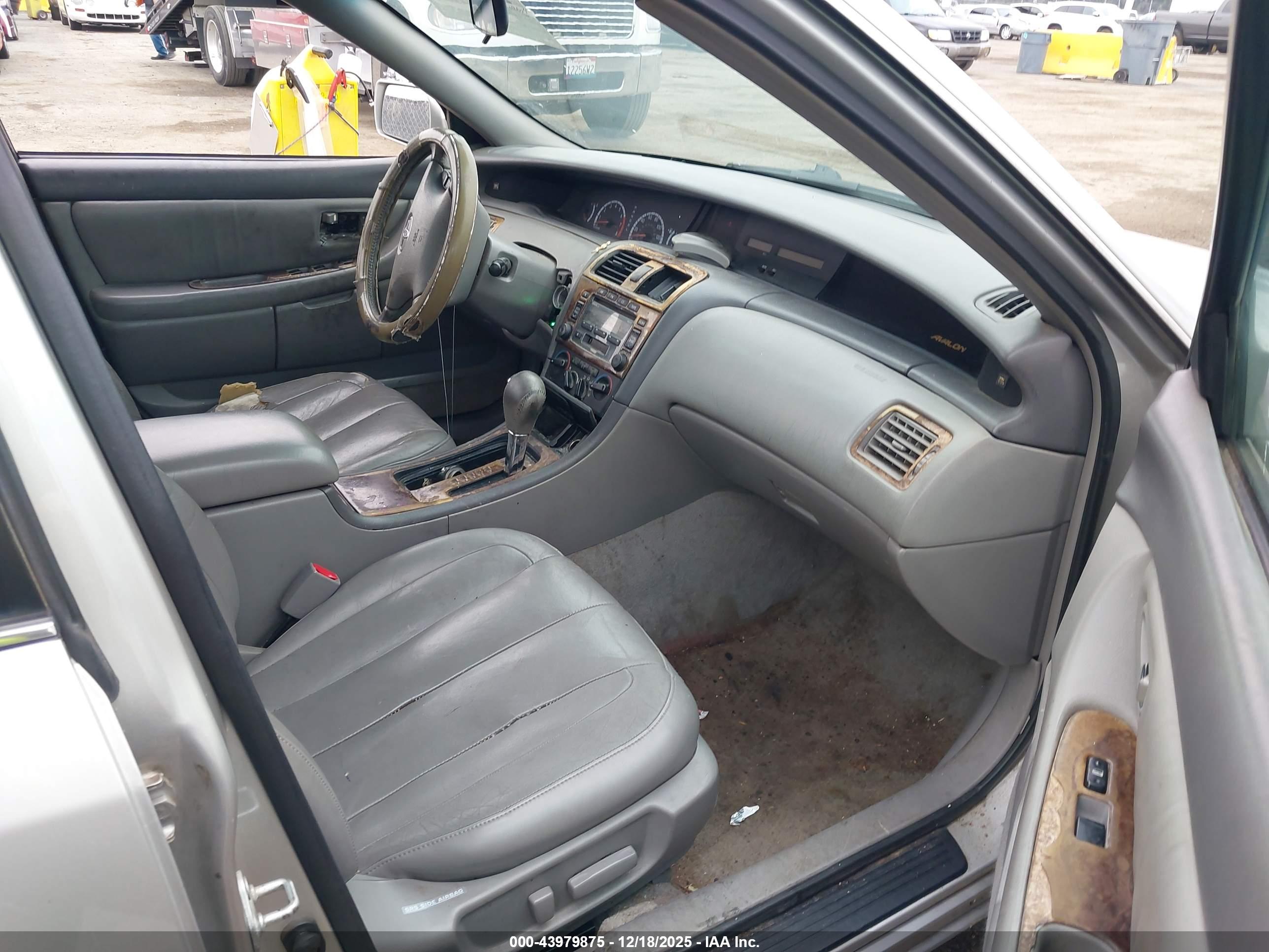 TOYOTA AVALON image 5