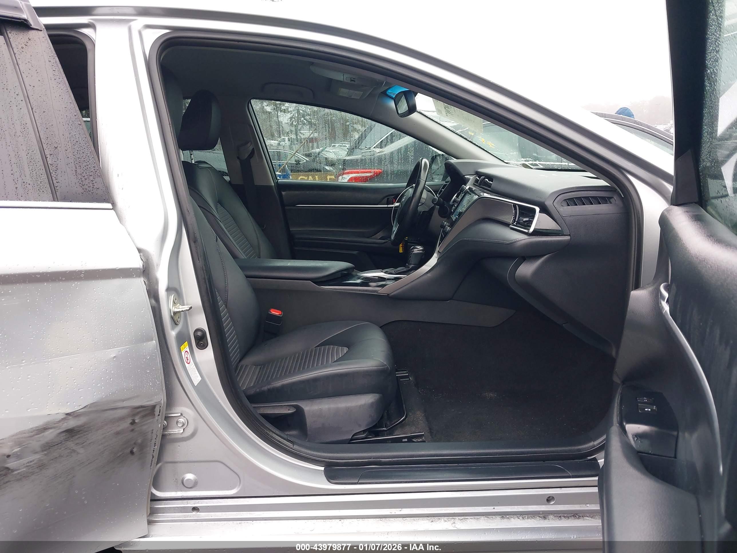 TOYOTA CAMRY image 5