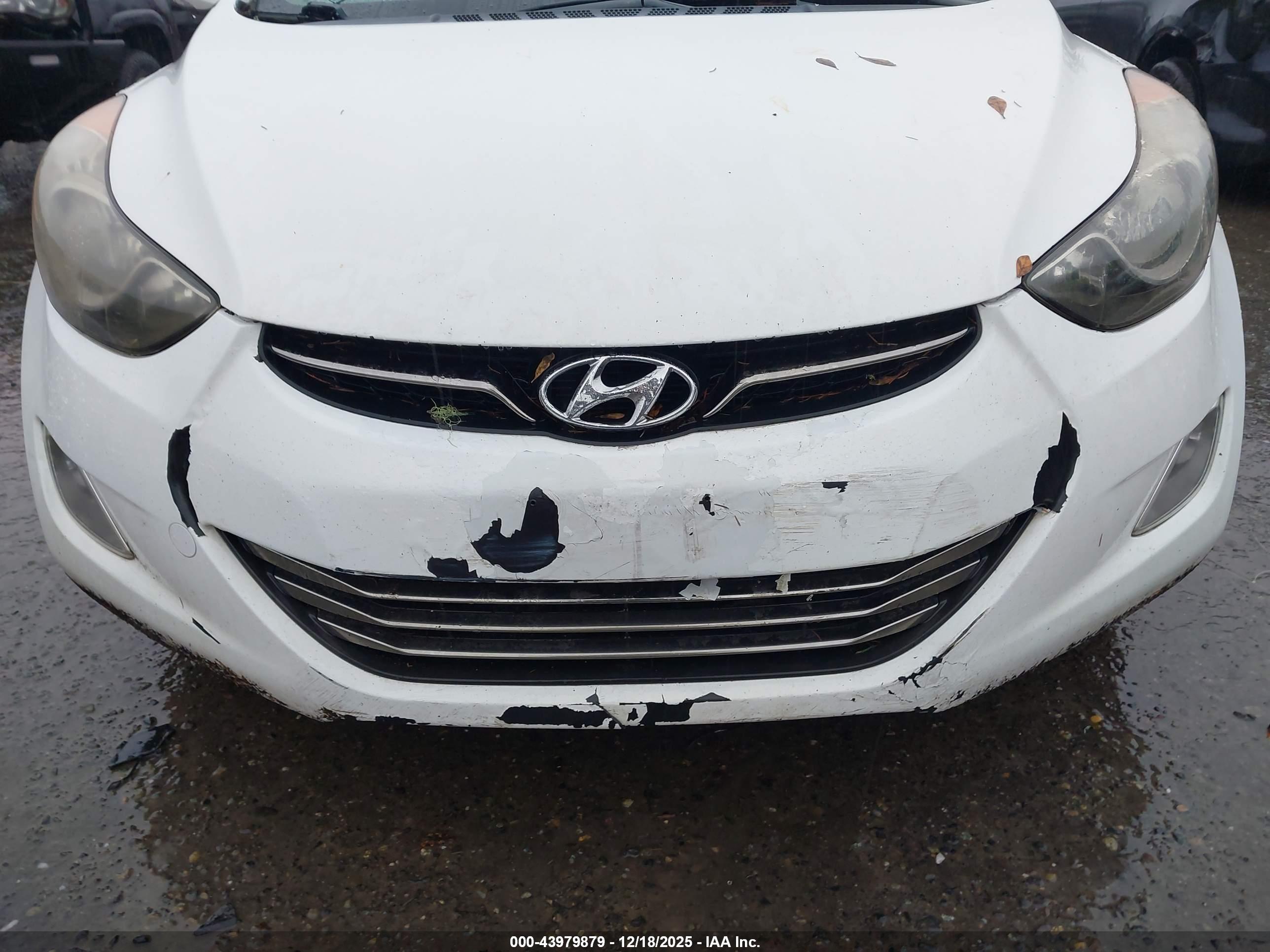 HYUNDAI ELANTRA image 6