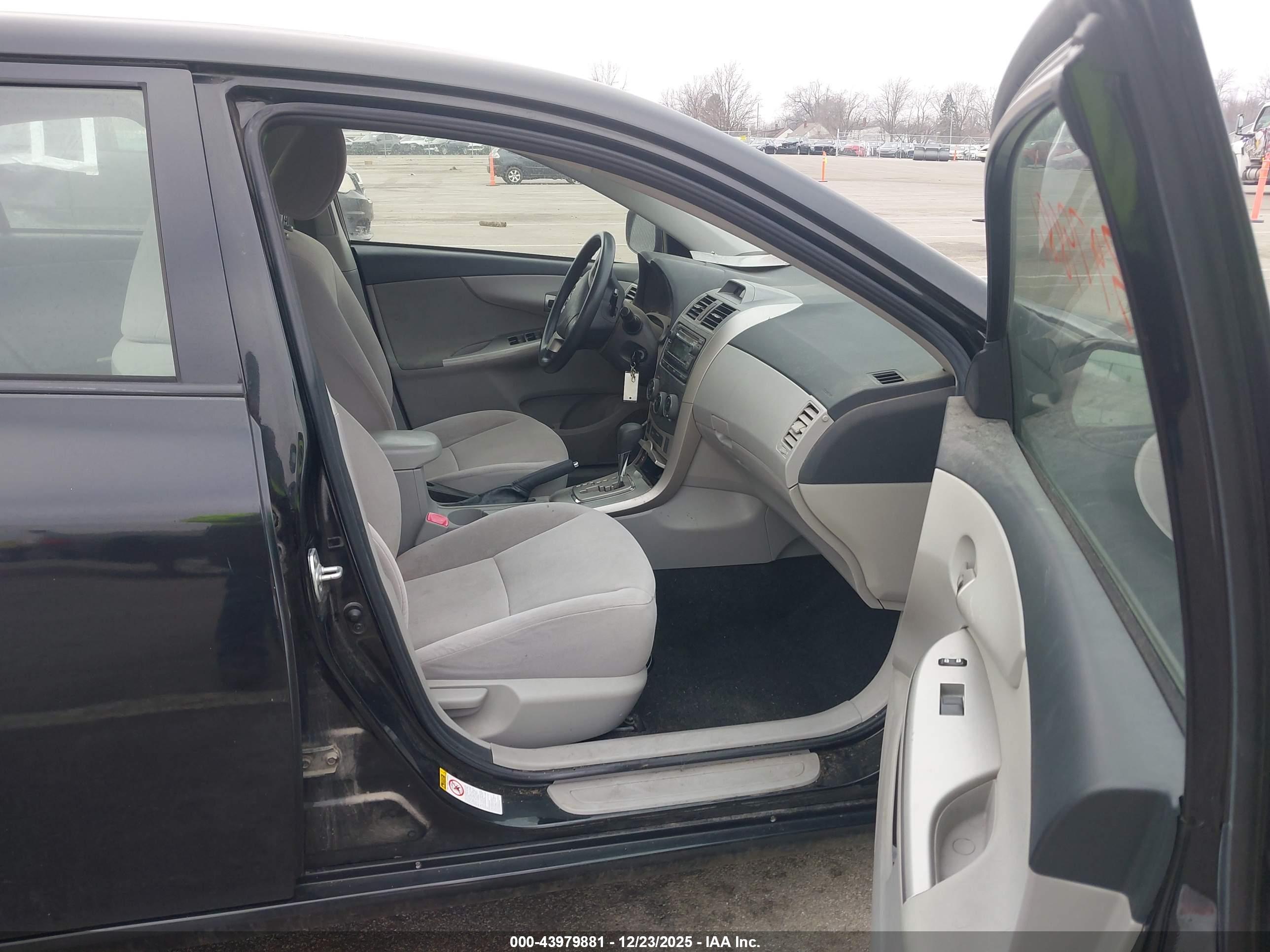TOYOTA COROLLA image 5
