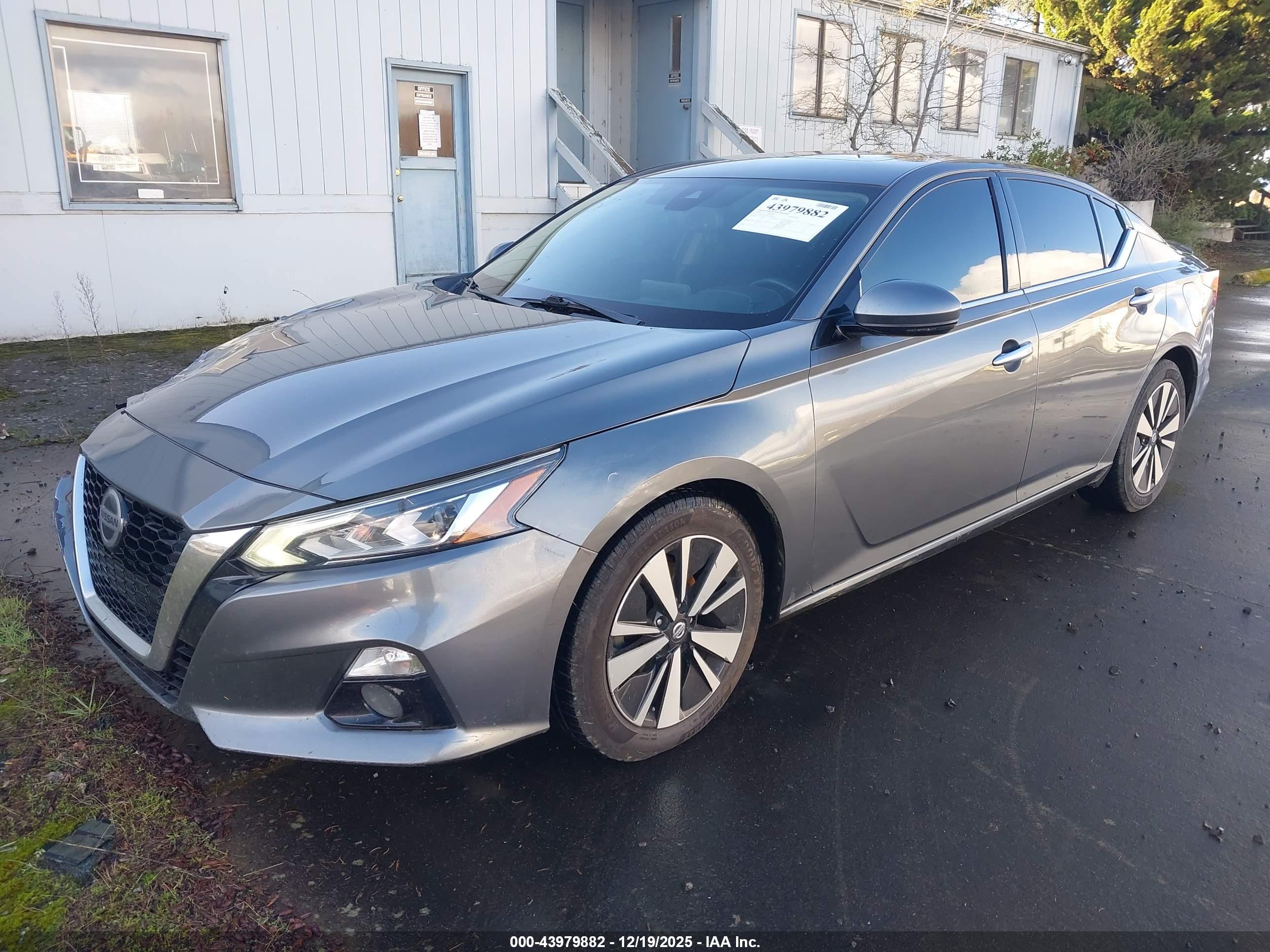 NISSAN ALTIMA image 2
