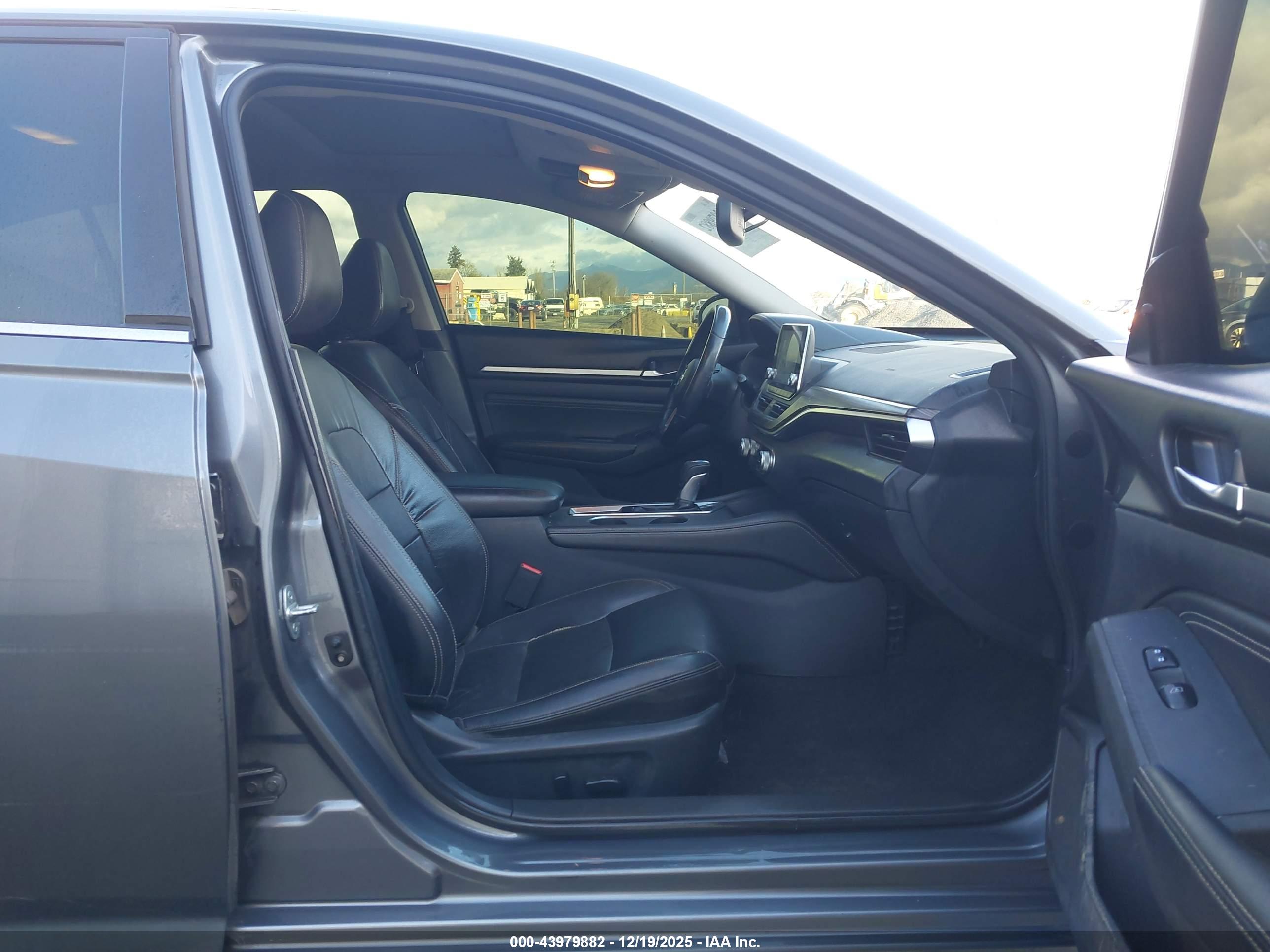 NISSAN ALTIMA image 5