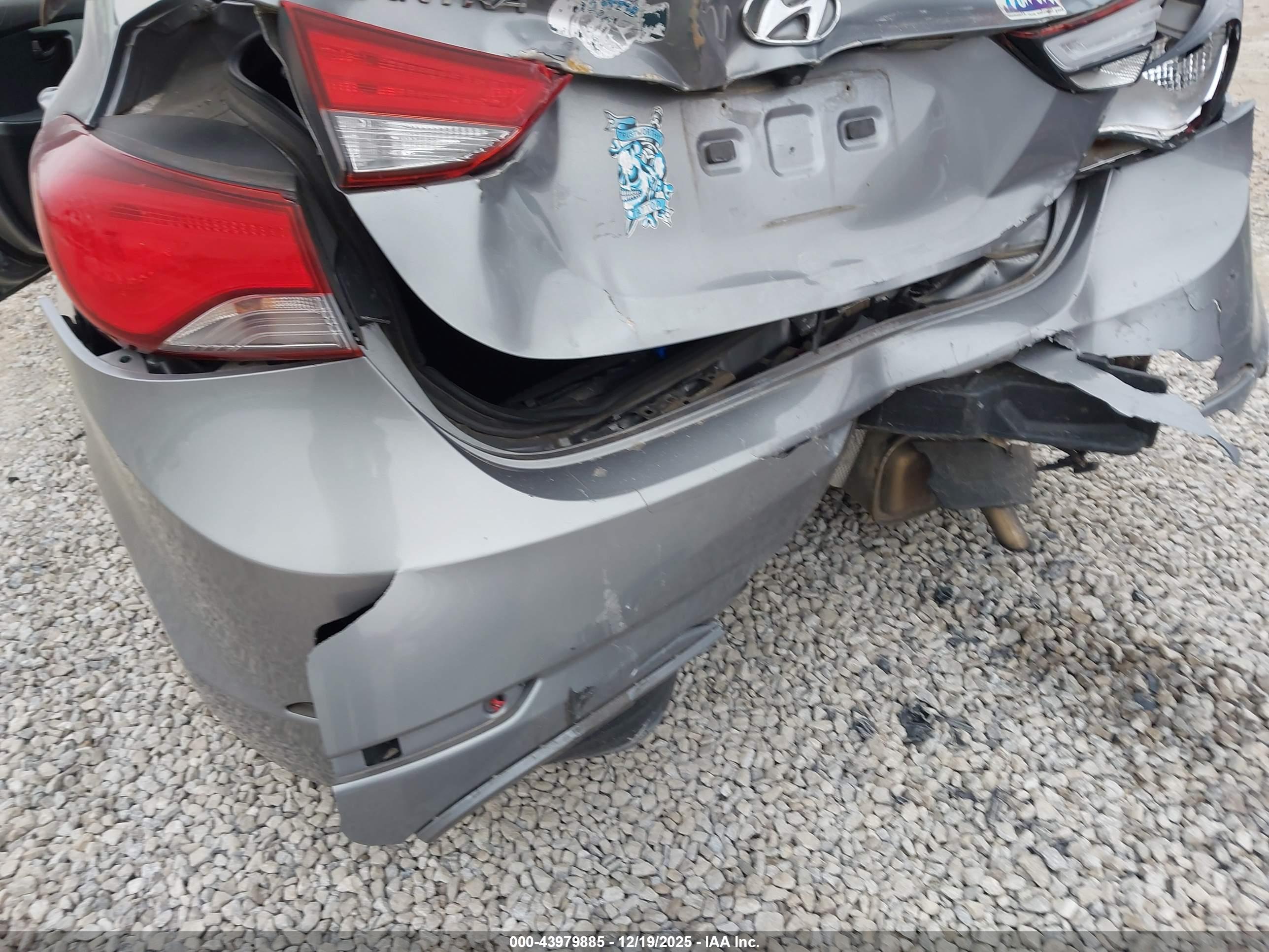 HYUNDAI ELANTRA image 6