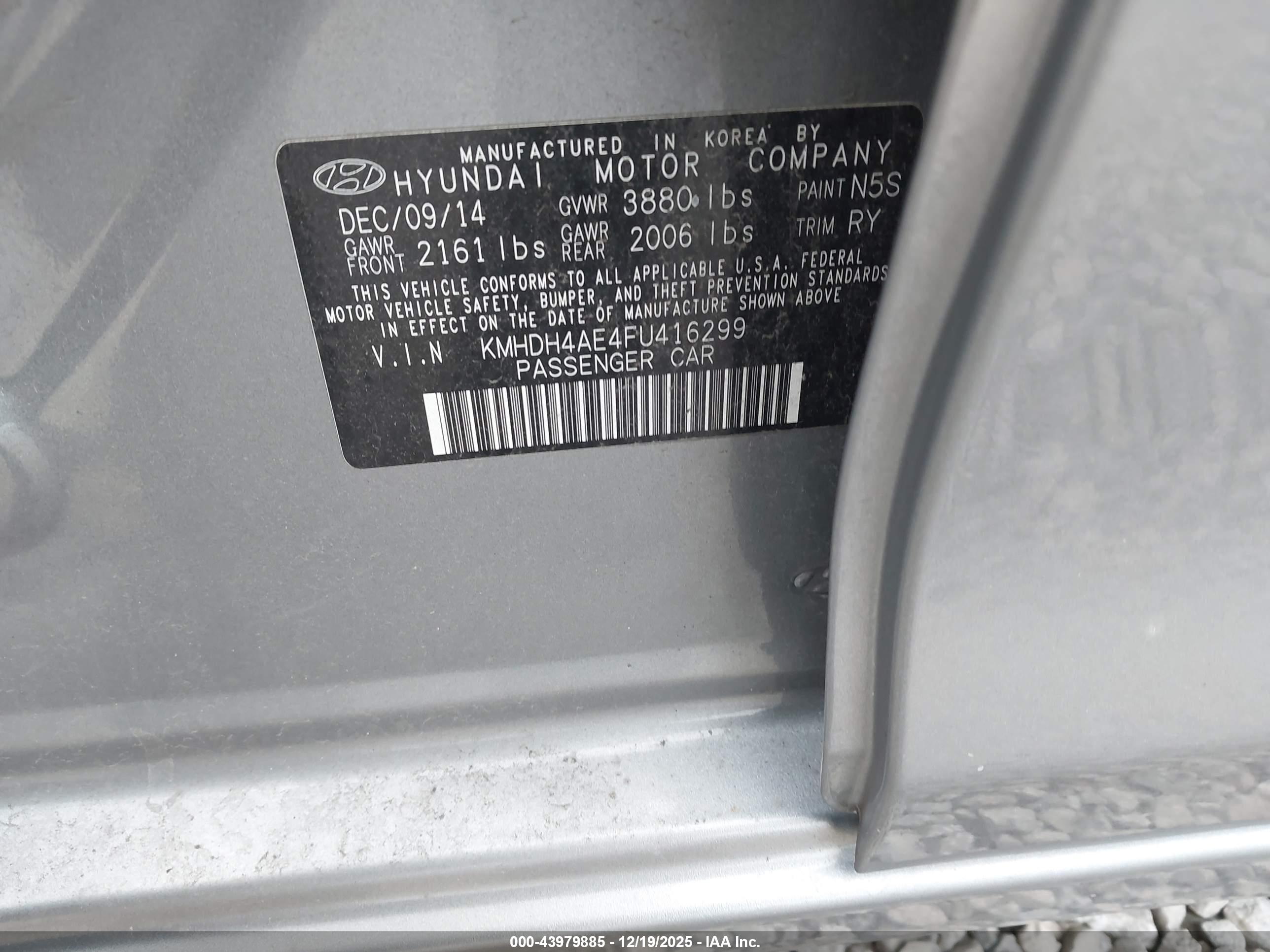 HYUNDAI ELANTRA image 9