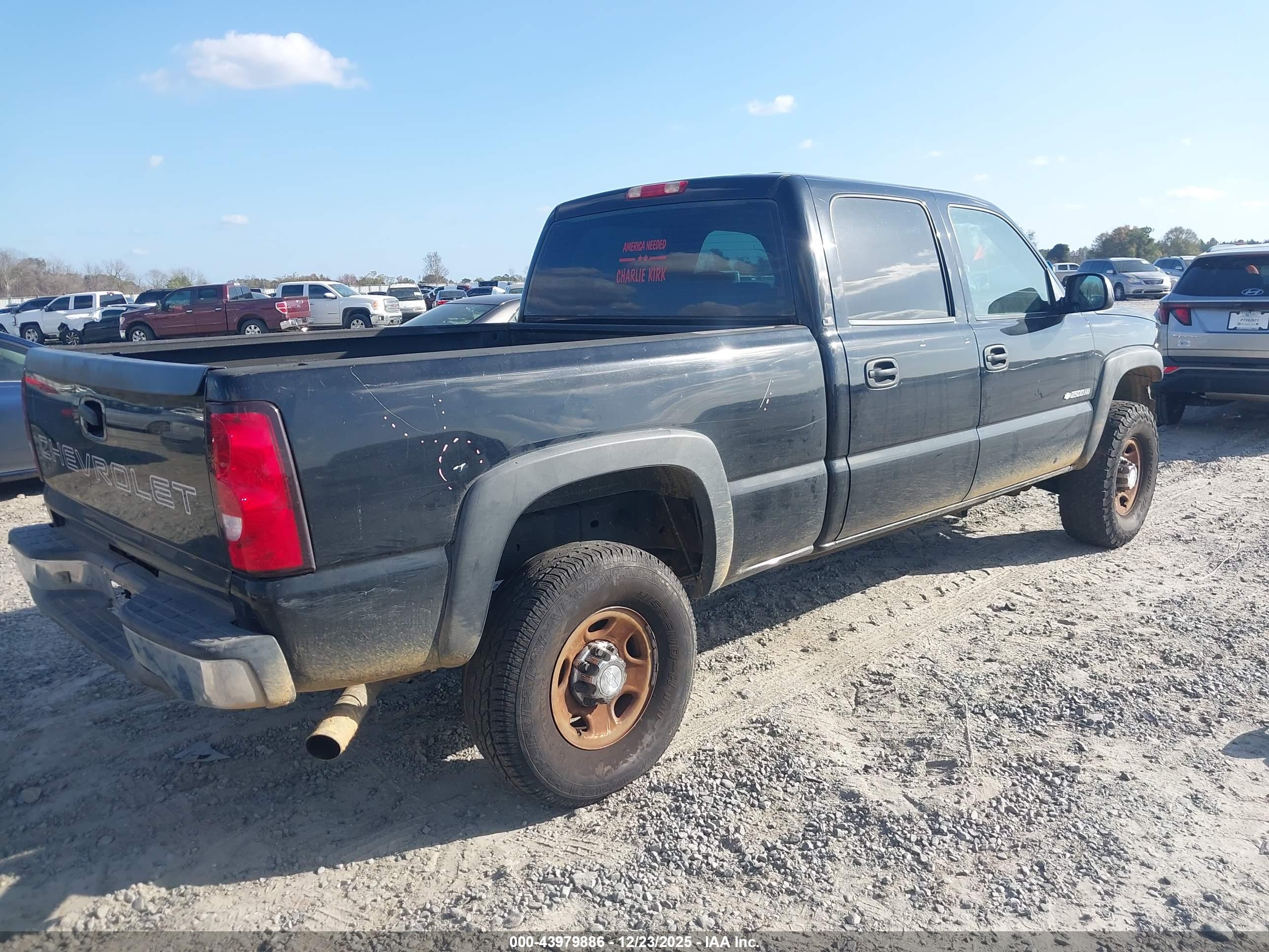 CHEVROLET SILVERADO image 4