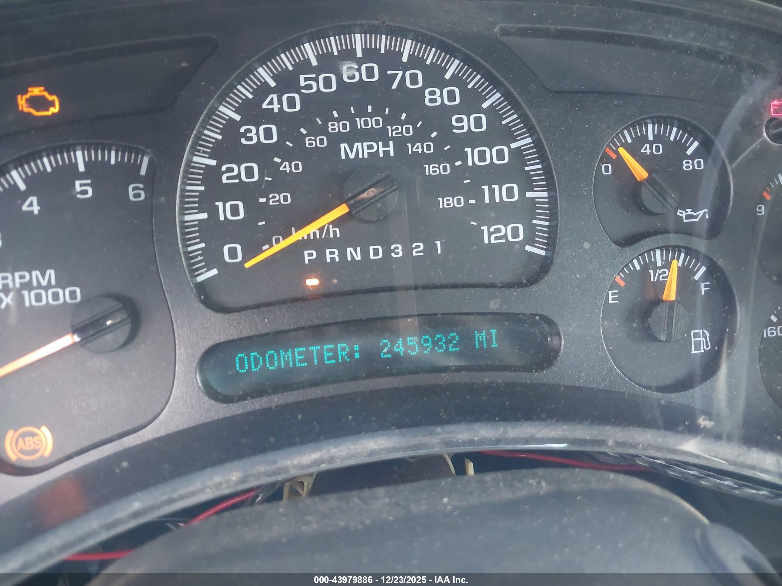 CHEVROLET SILVERADO image 7