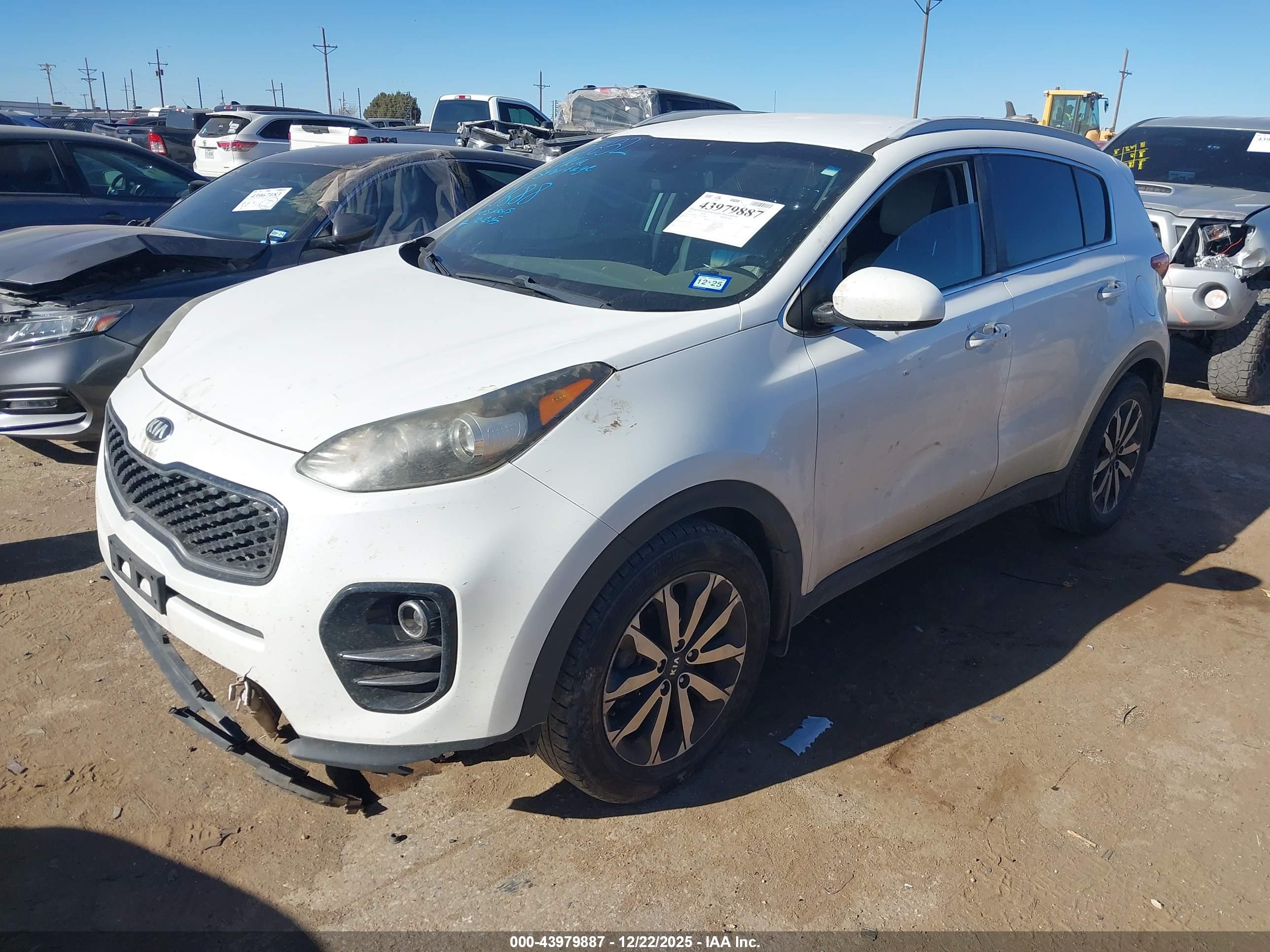 KIA SPORTAGE image 2