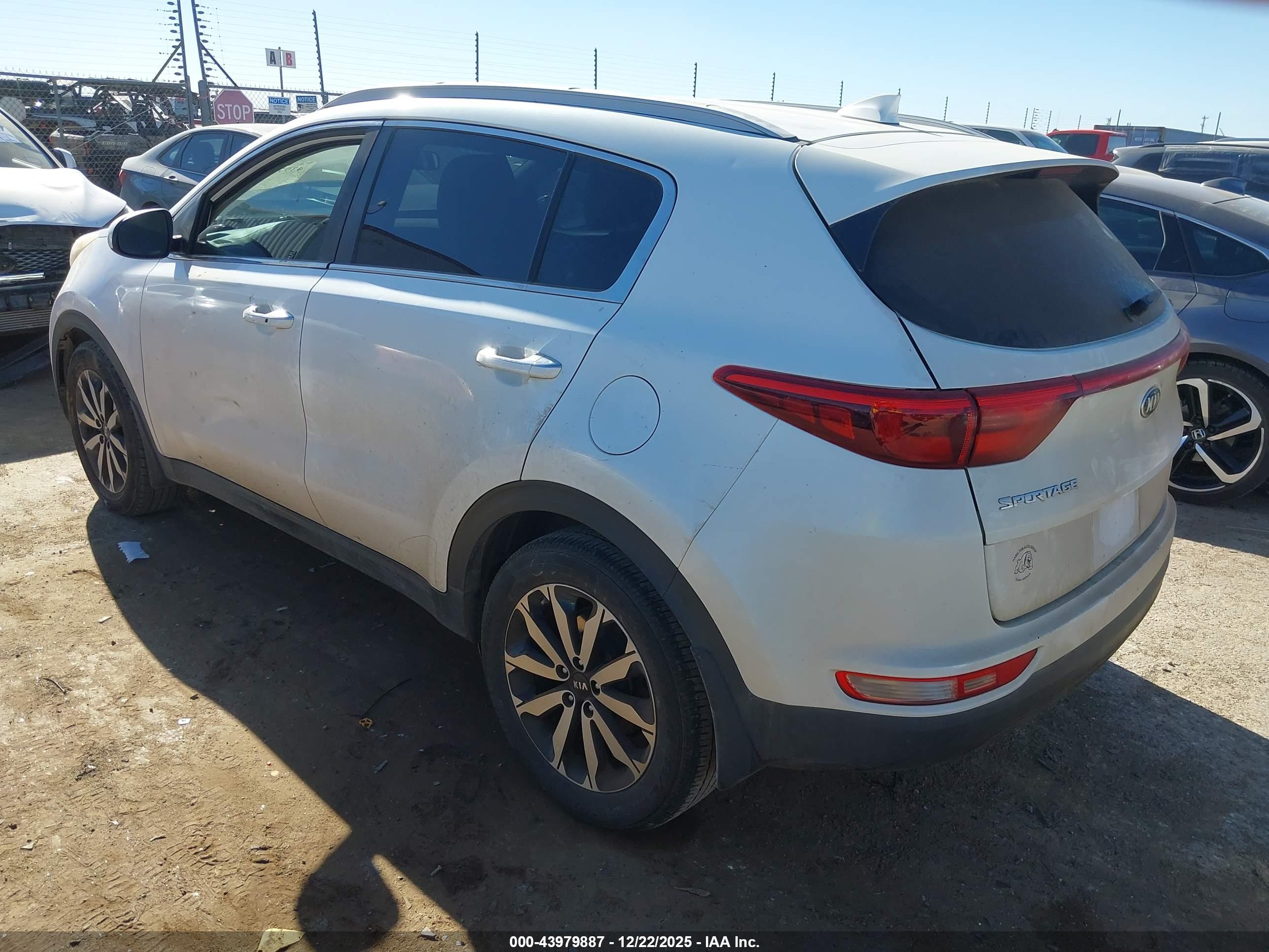 KIA SPORTAGE image 3