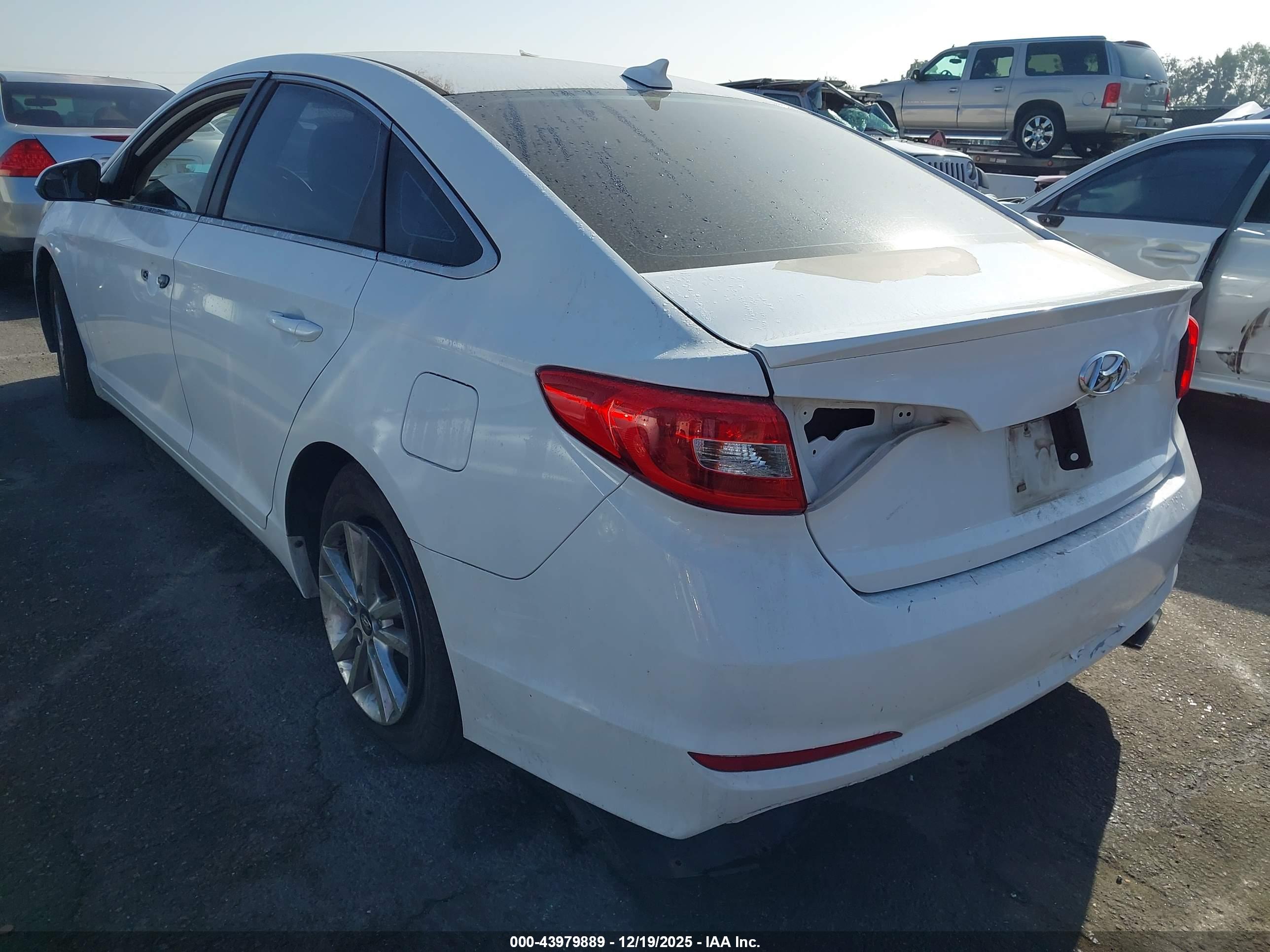 HYUNDAI SONATA image 3
