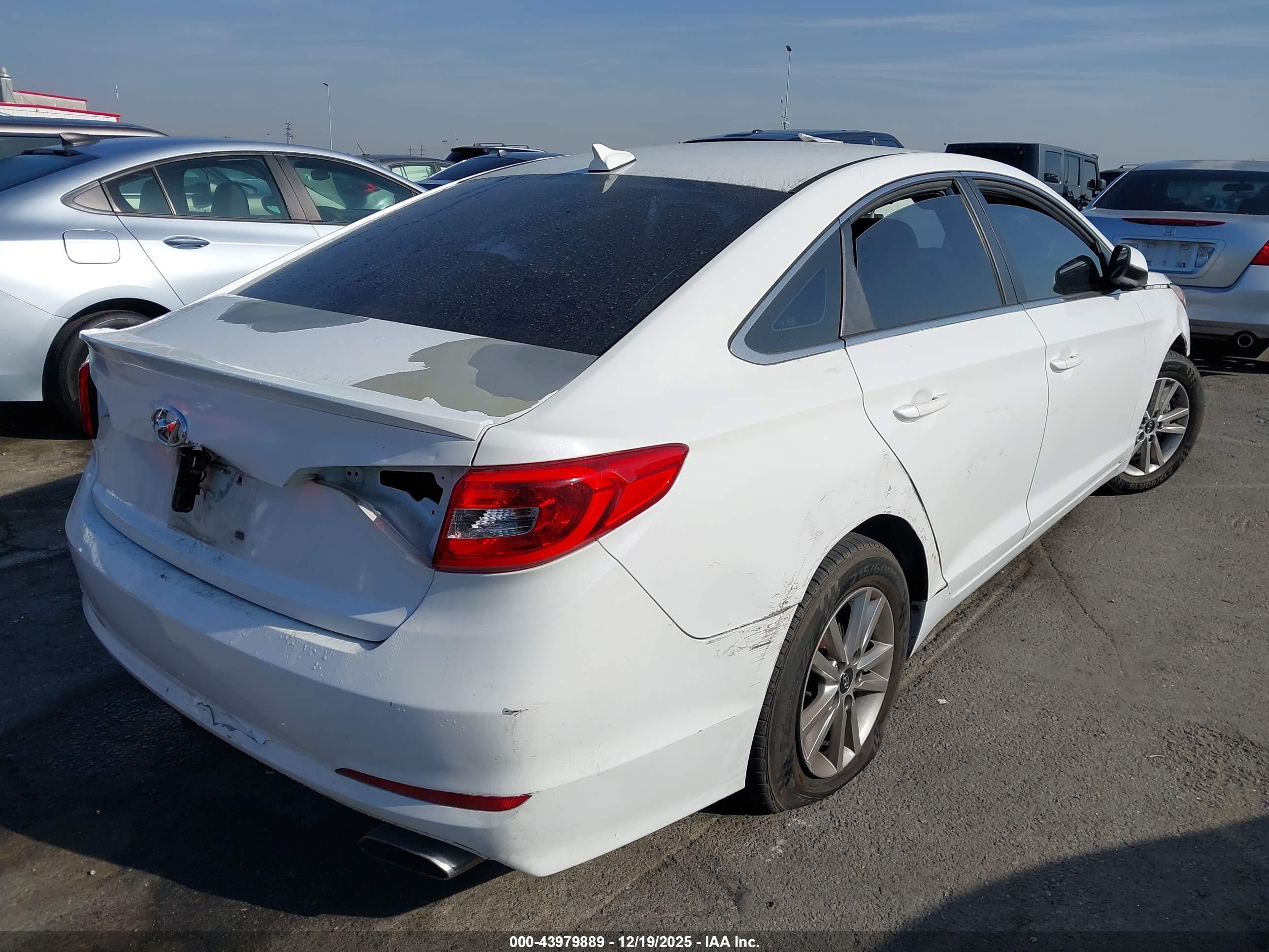 HYUNDAI SONATA image 4