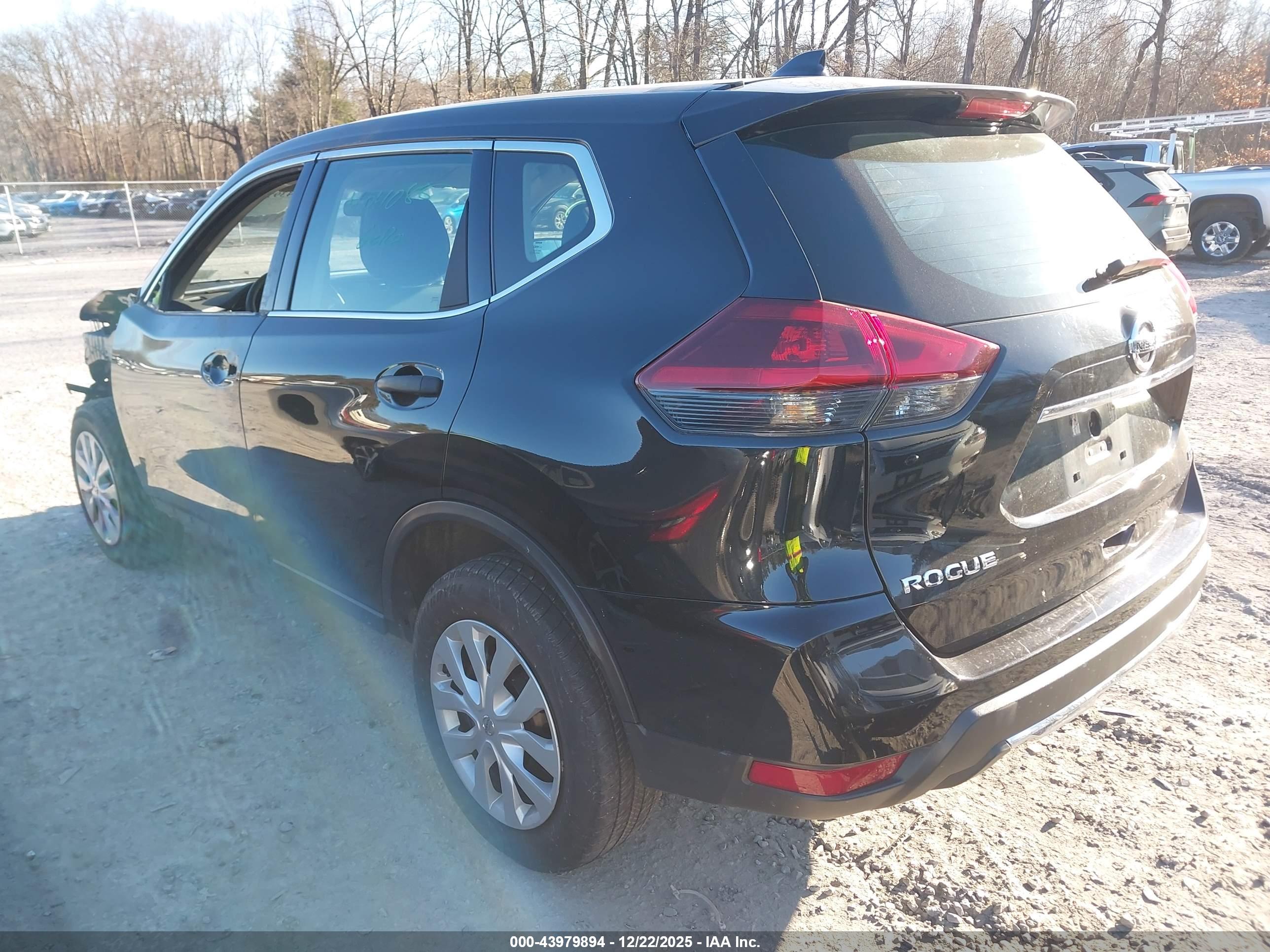 NISSAN ROGUE image 3