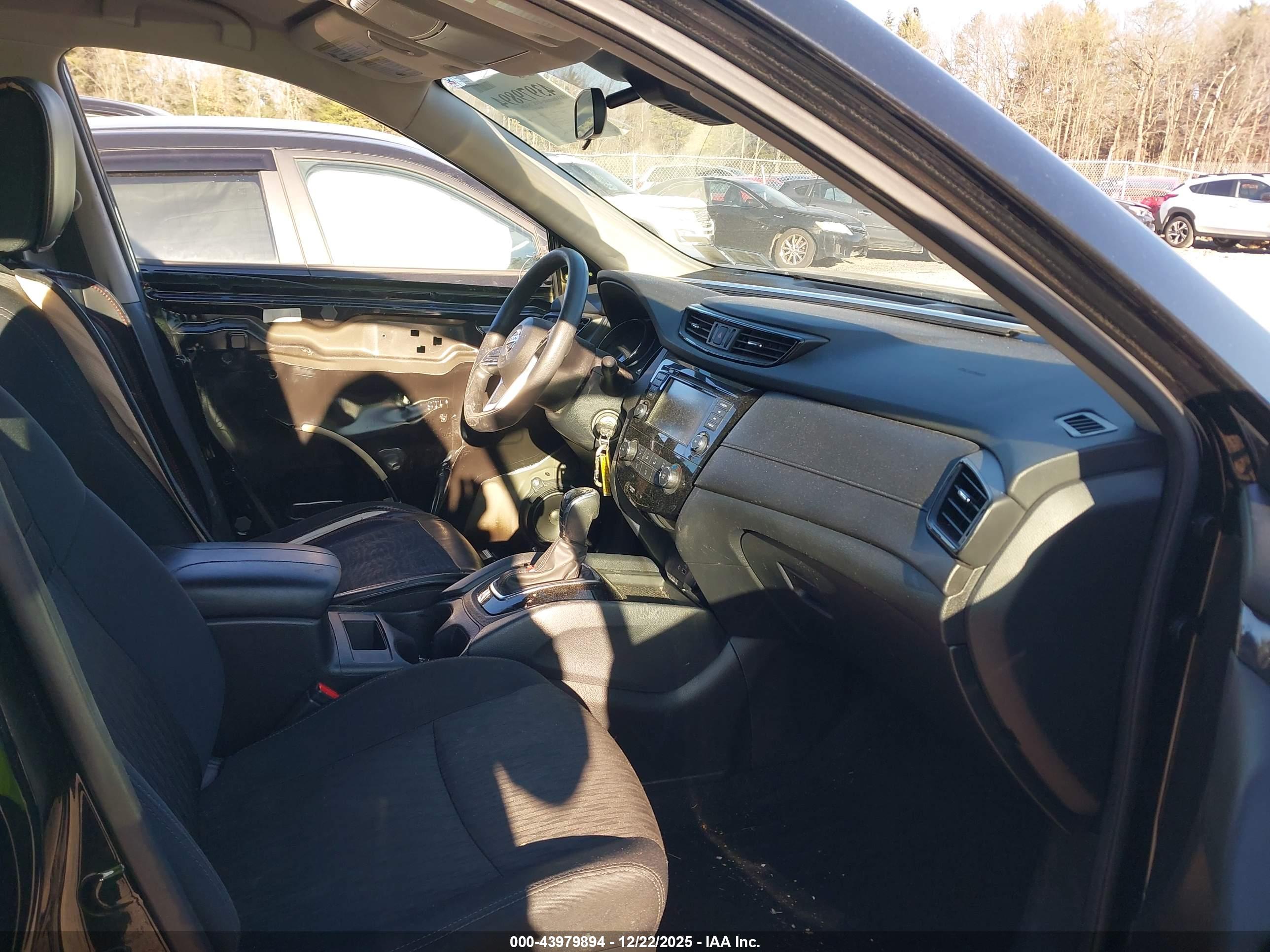 NISSAN ROGUE image 5