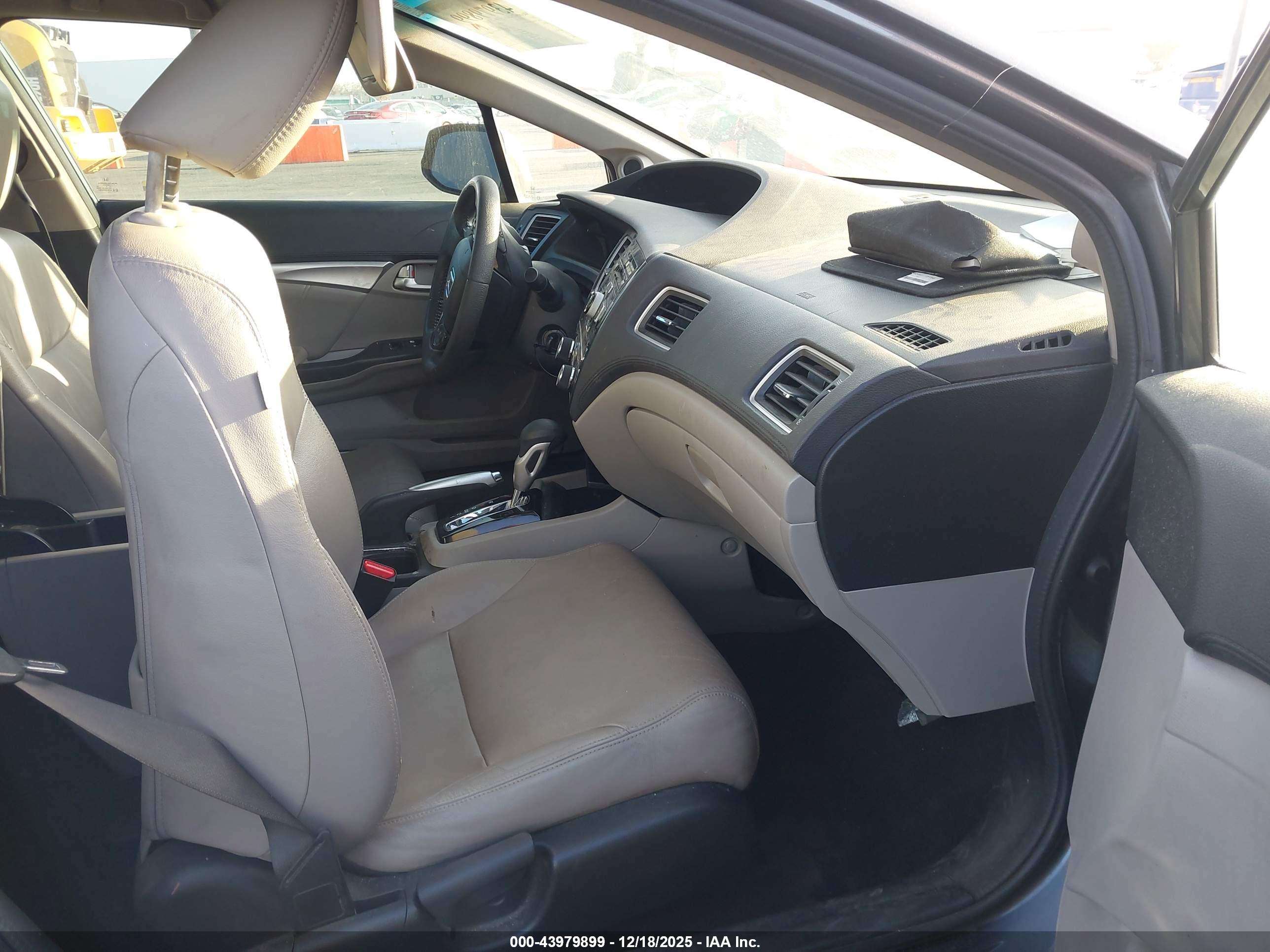 HONDA CIVIC image 5