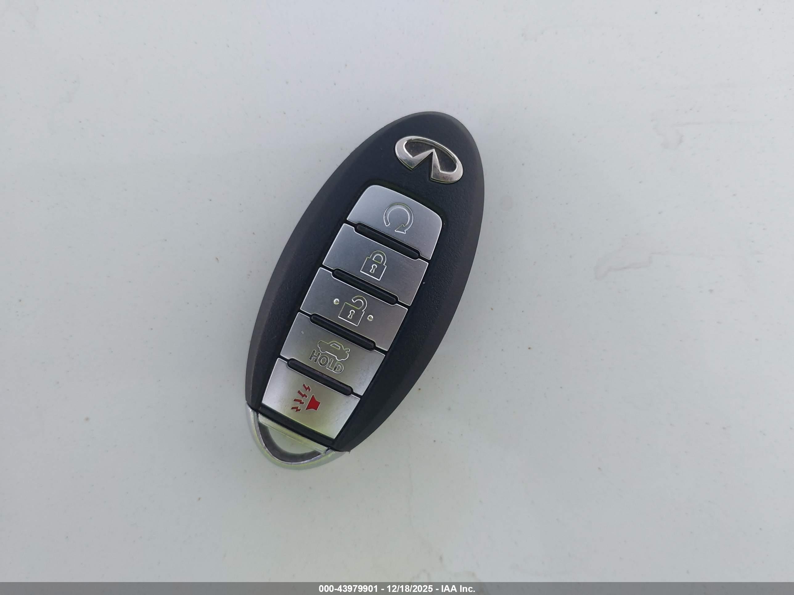 INFINITI Q60 image 11