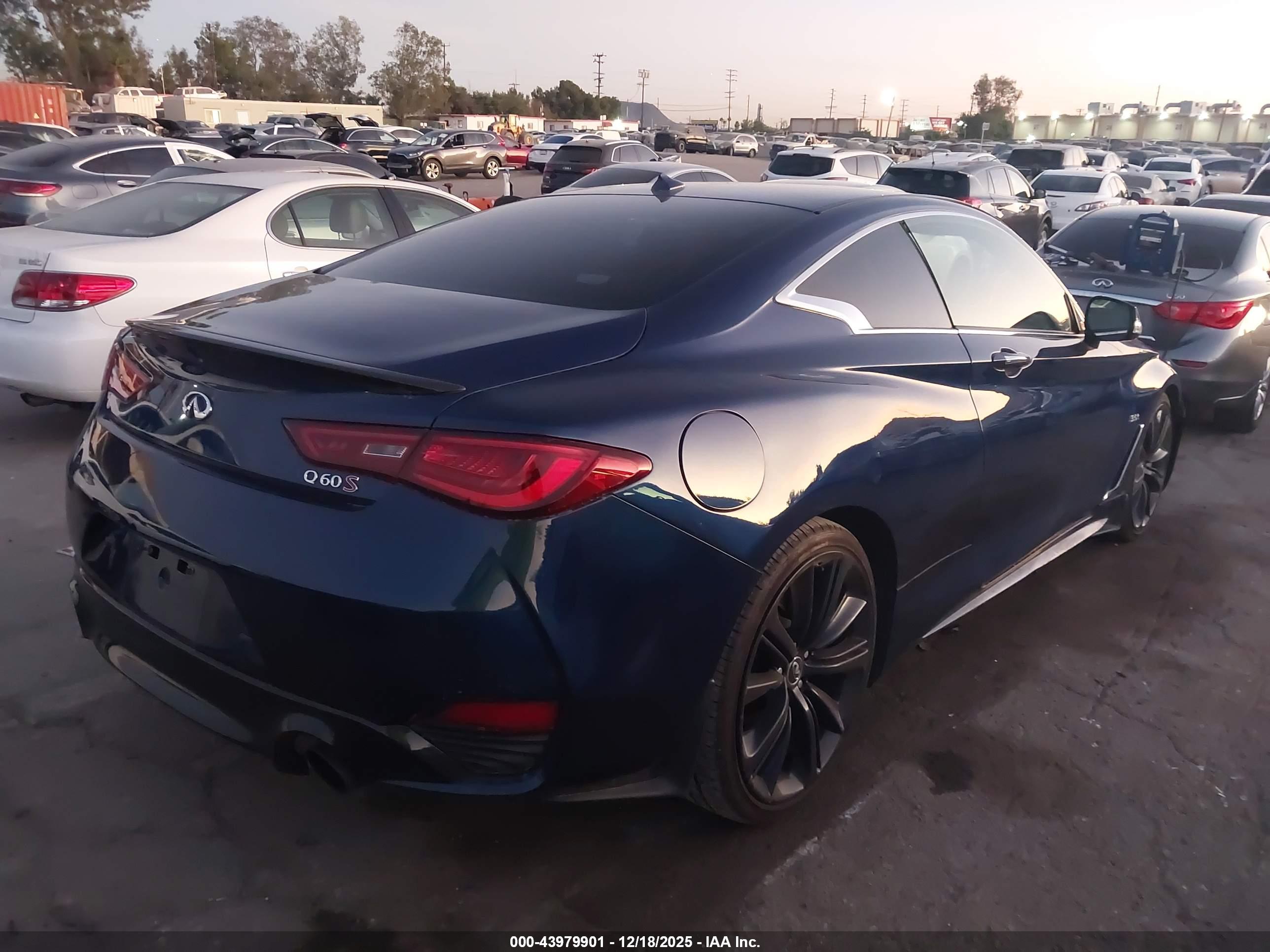 INFINITI Q60 image 4