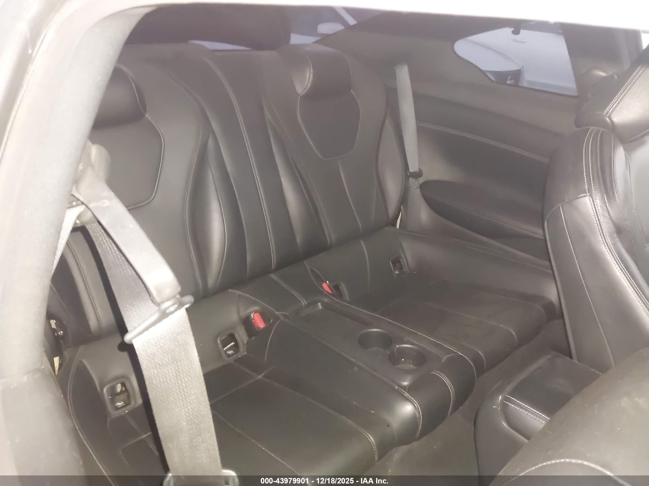 INFINITI Q60 image 8