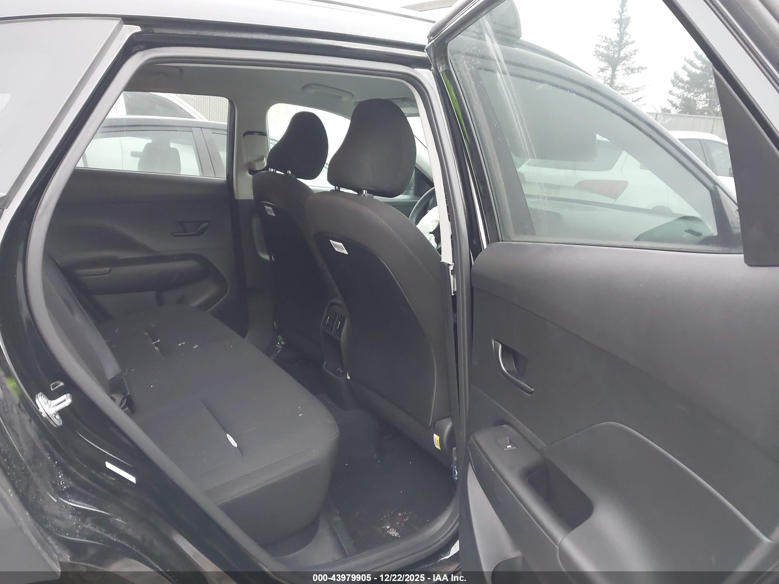 HYUNDAI KONA image 8