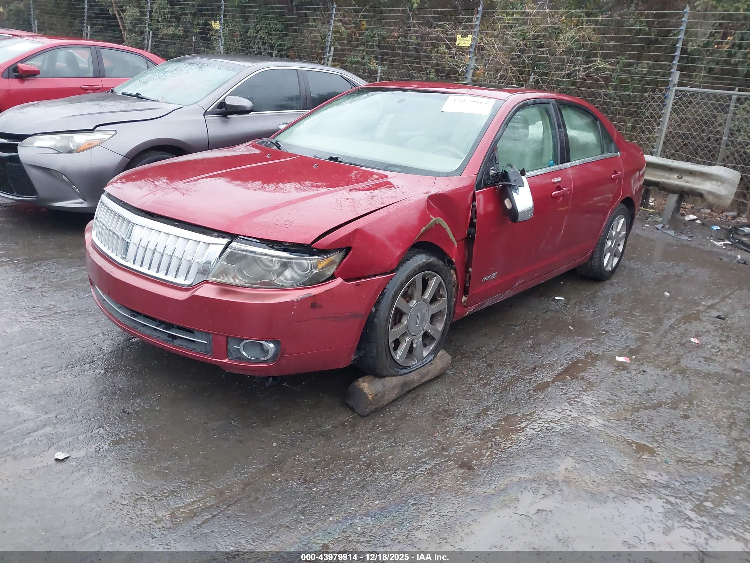 LINCOLN MKZ image 2