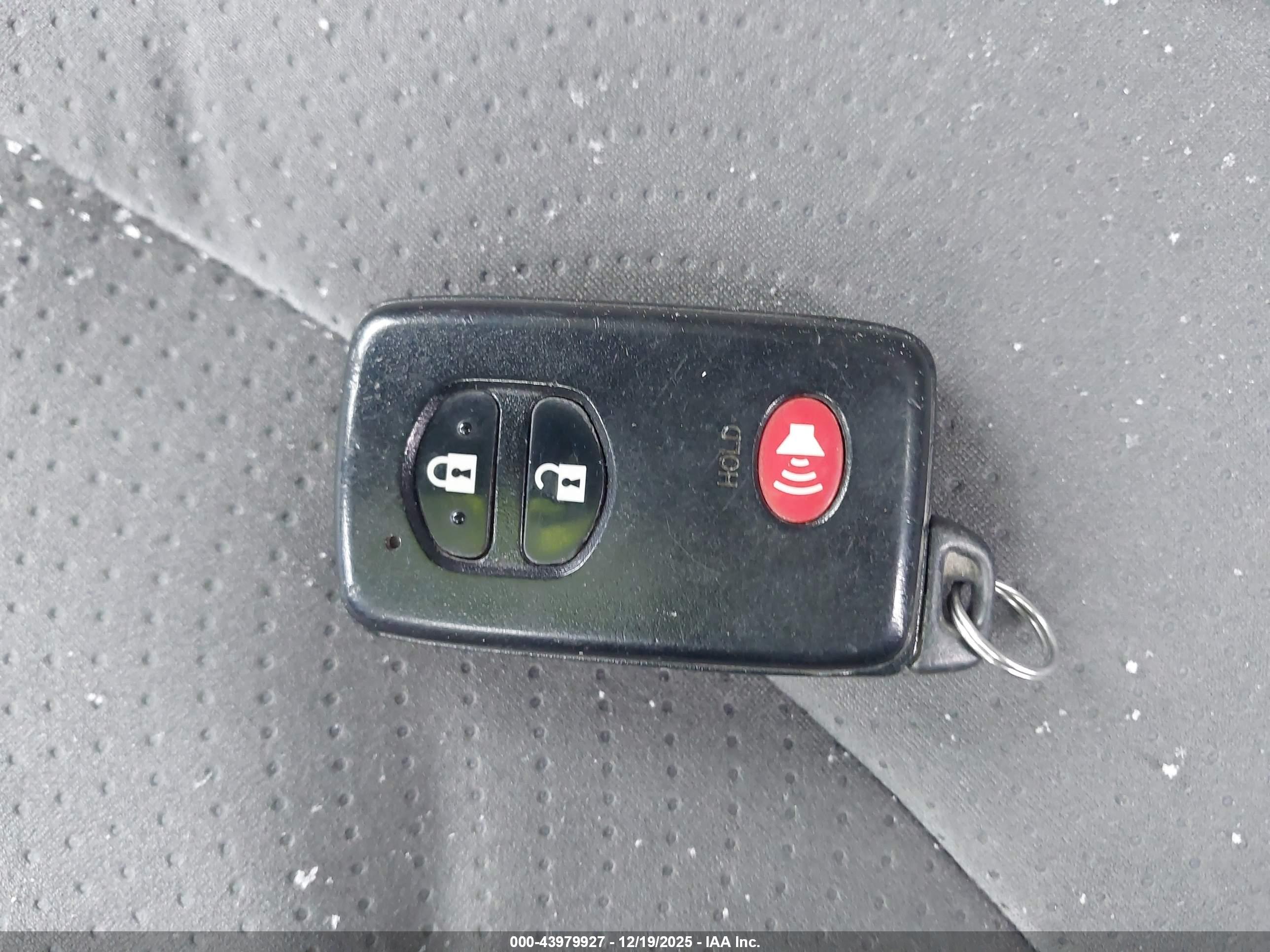 TOYOTA PRIUS image 11