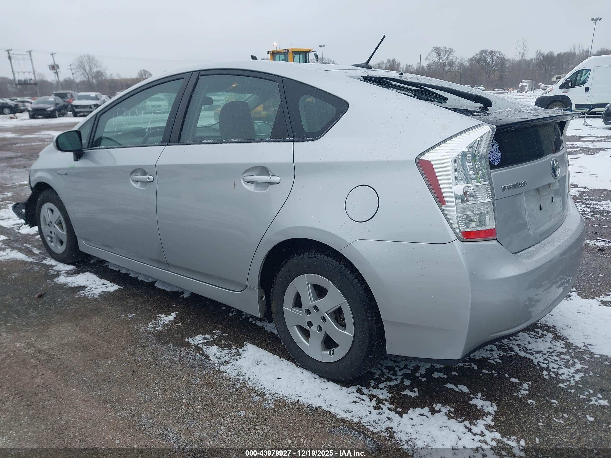 TOYOTA PRIUS image 3