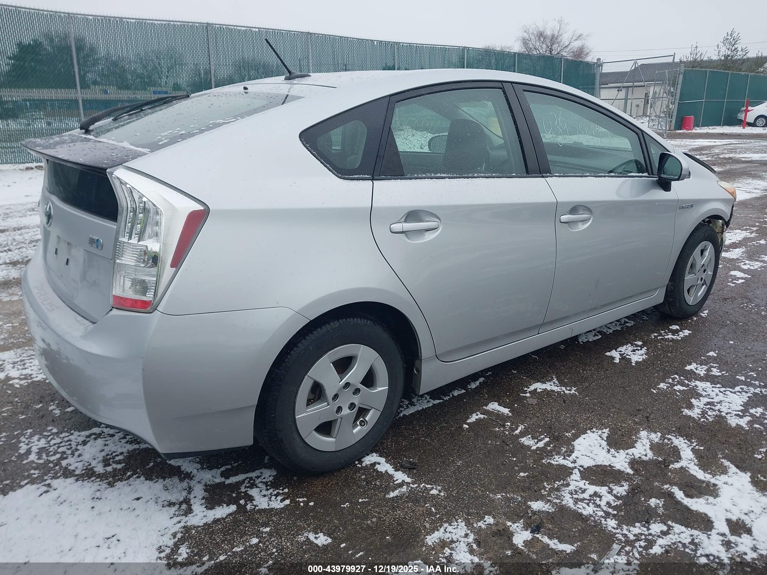 TOYOTA PRIUS image 4