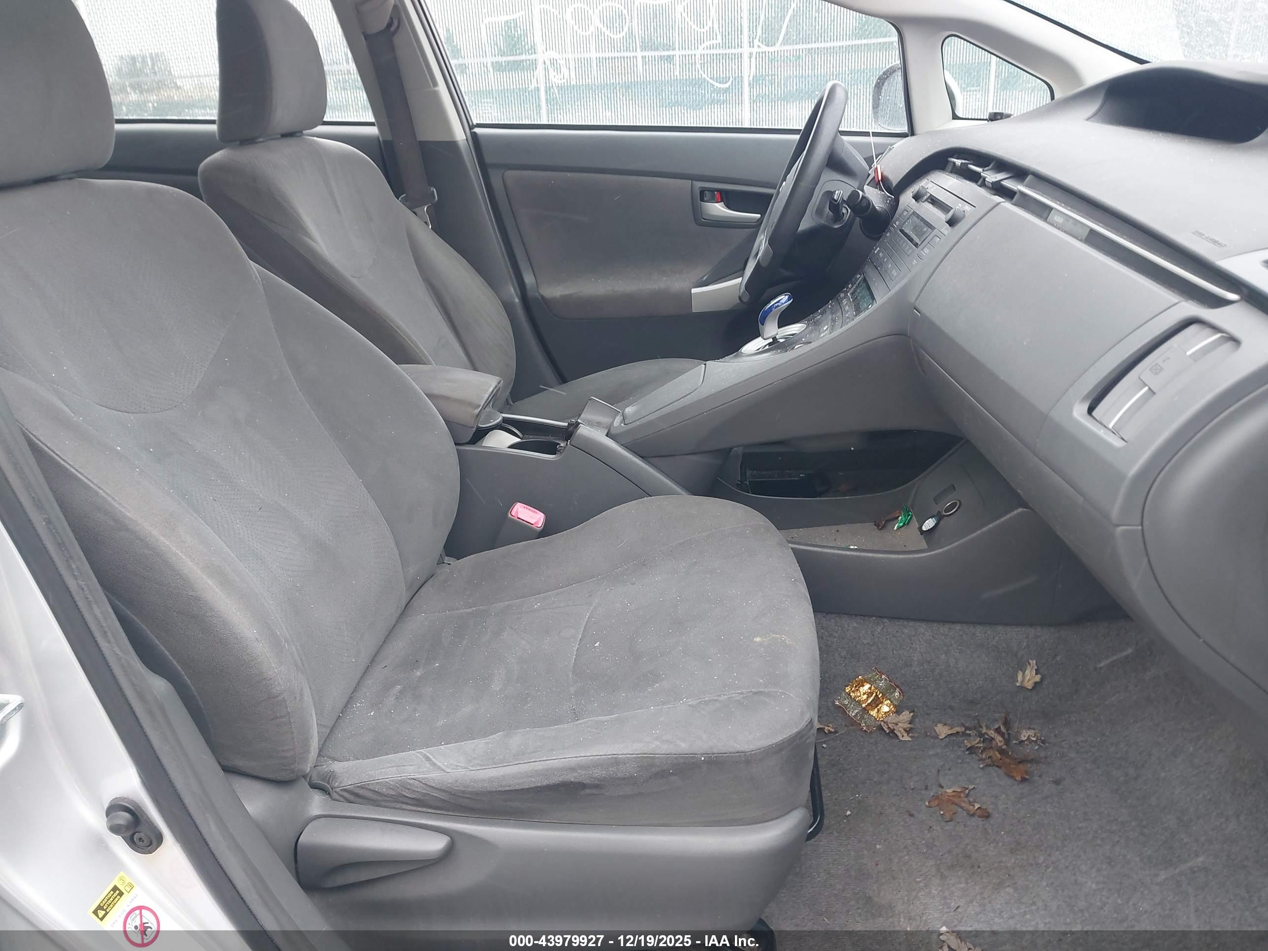 TOYOTA PRIUS image 5