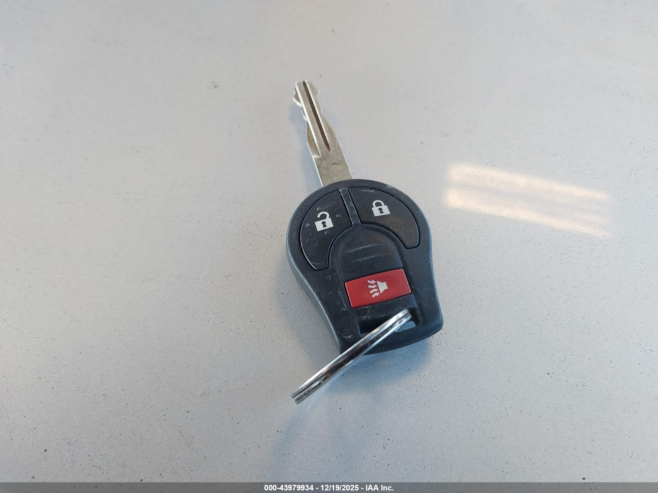 NISSAN VERSA image 11