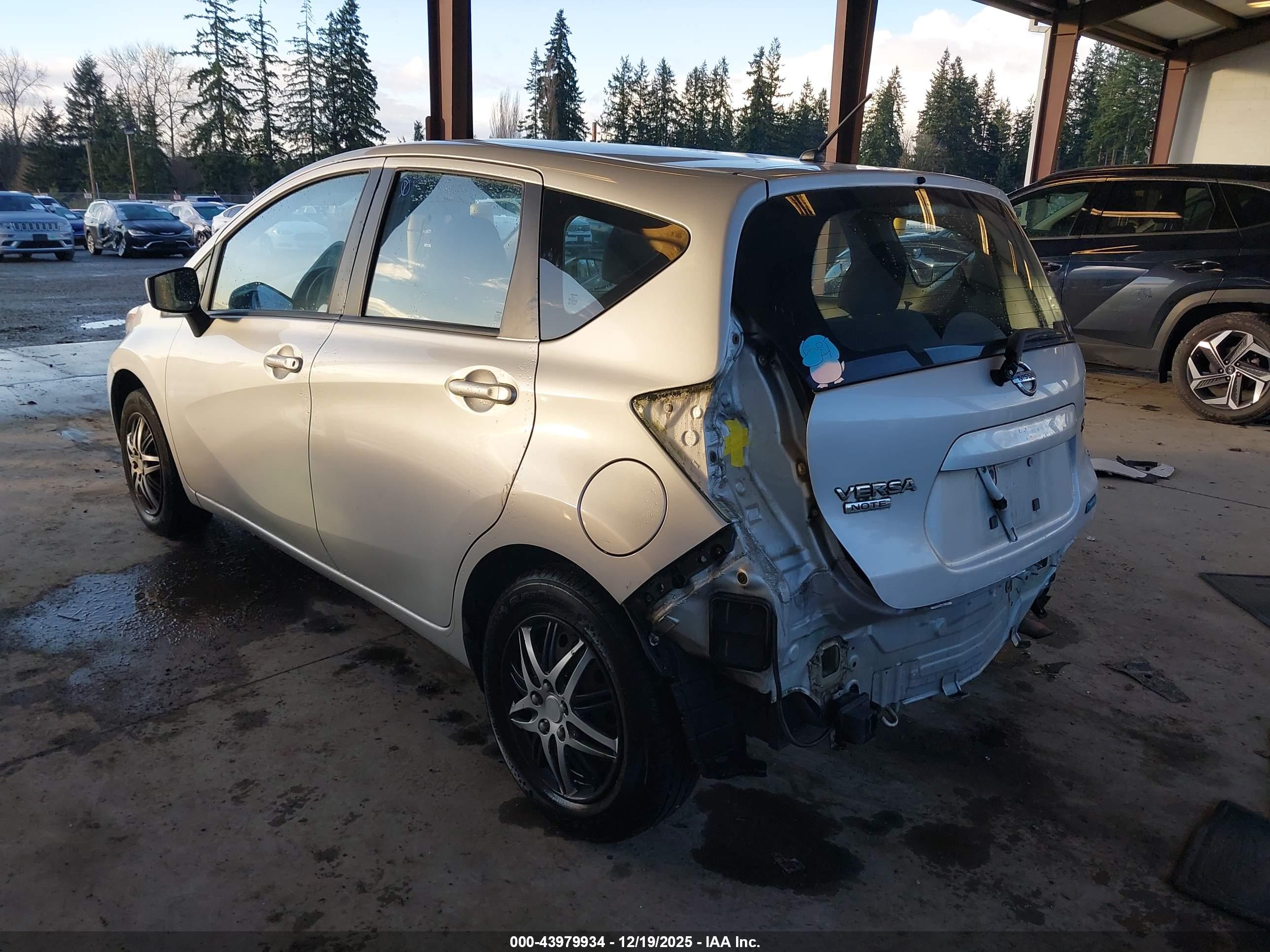 NISSAN VERSA image 3