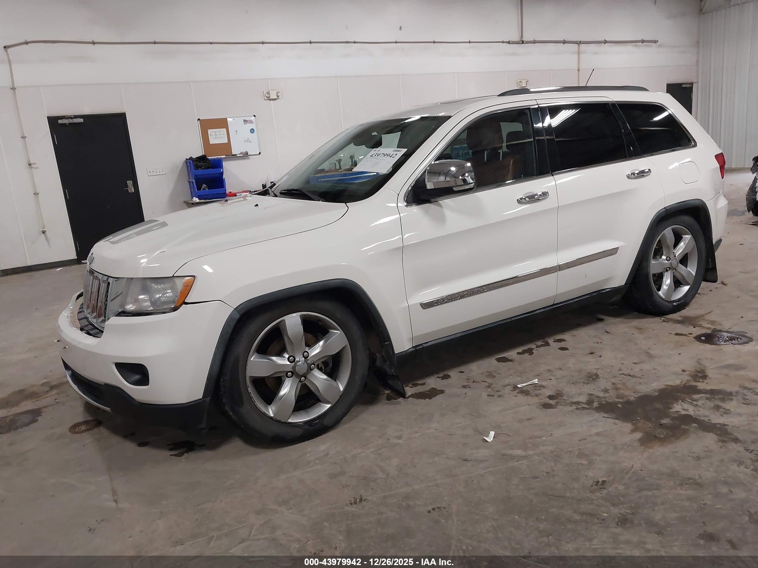 JEEP GRAND image 2