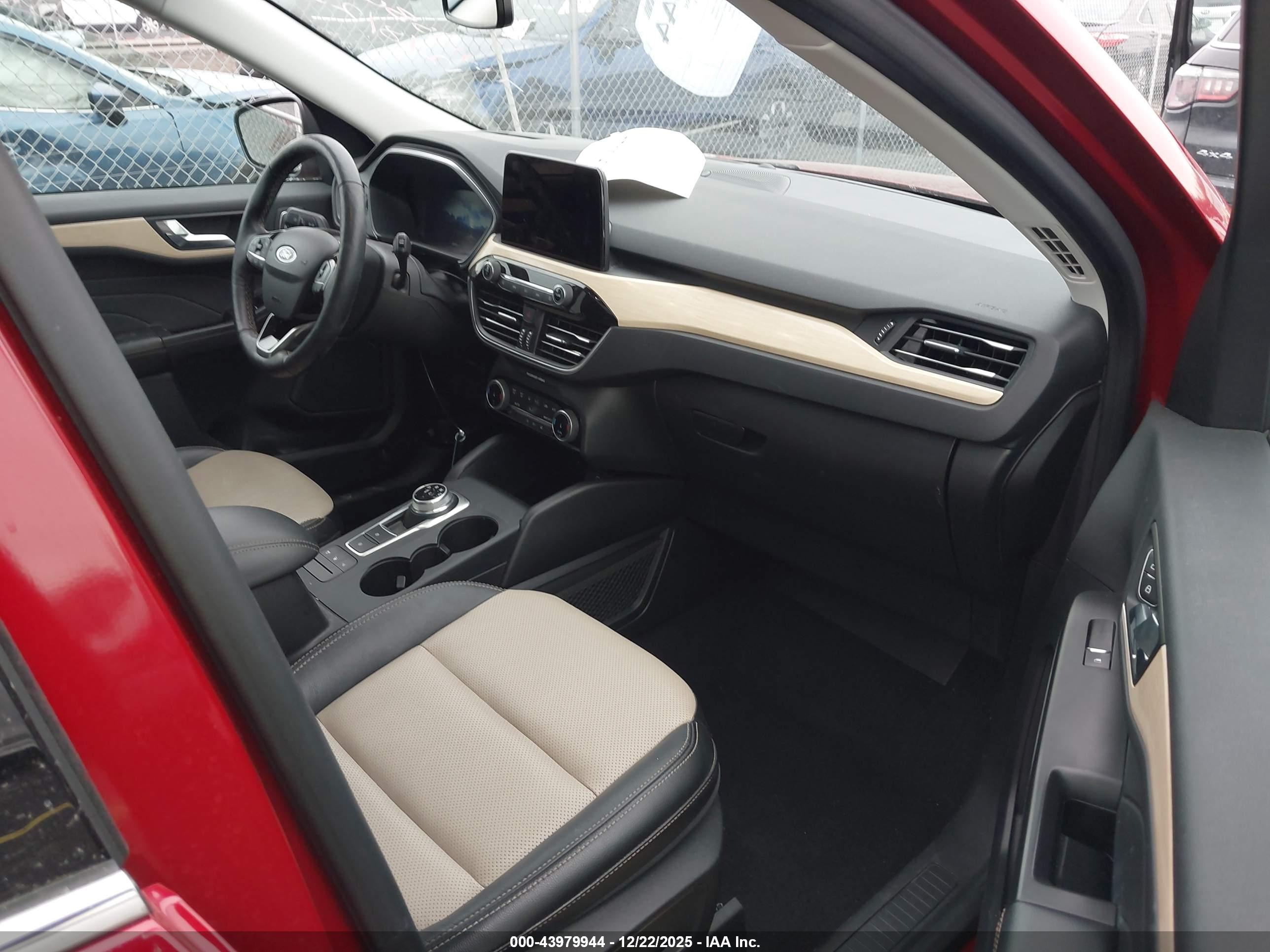 FORD ESCAPE image 5